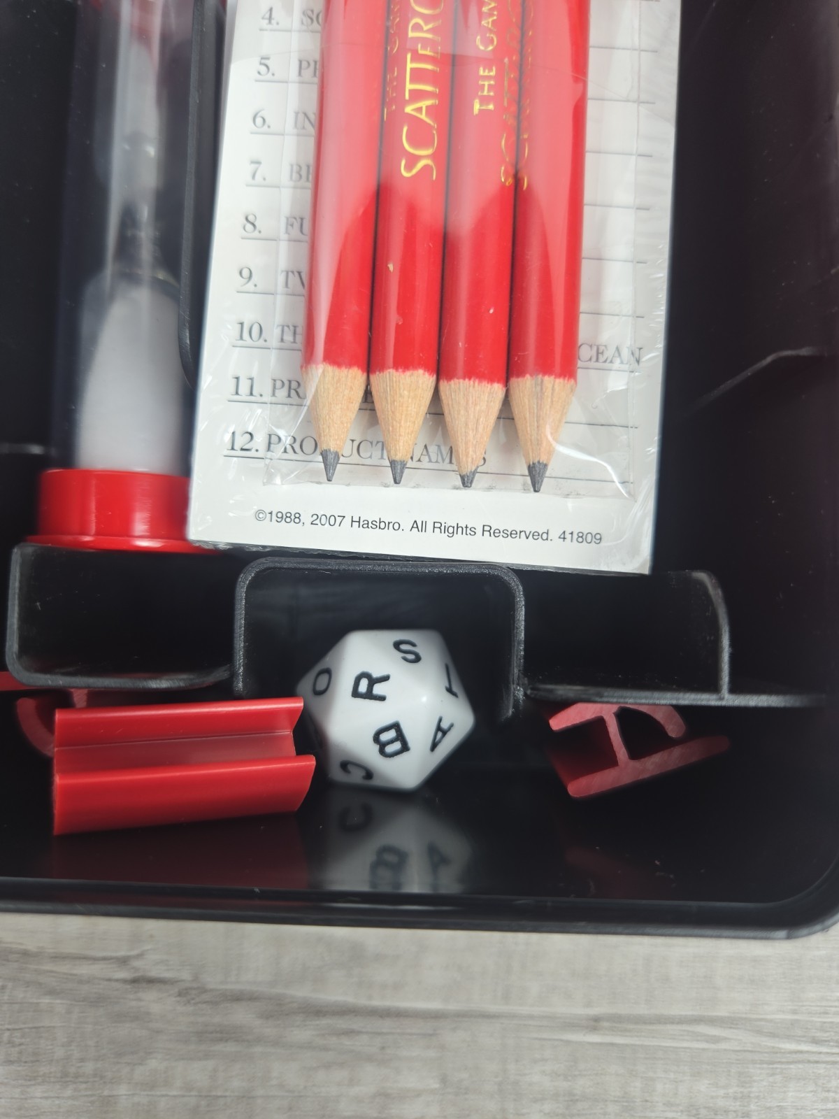 The Game of Scattergories To Go! Parker Brothers