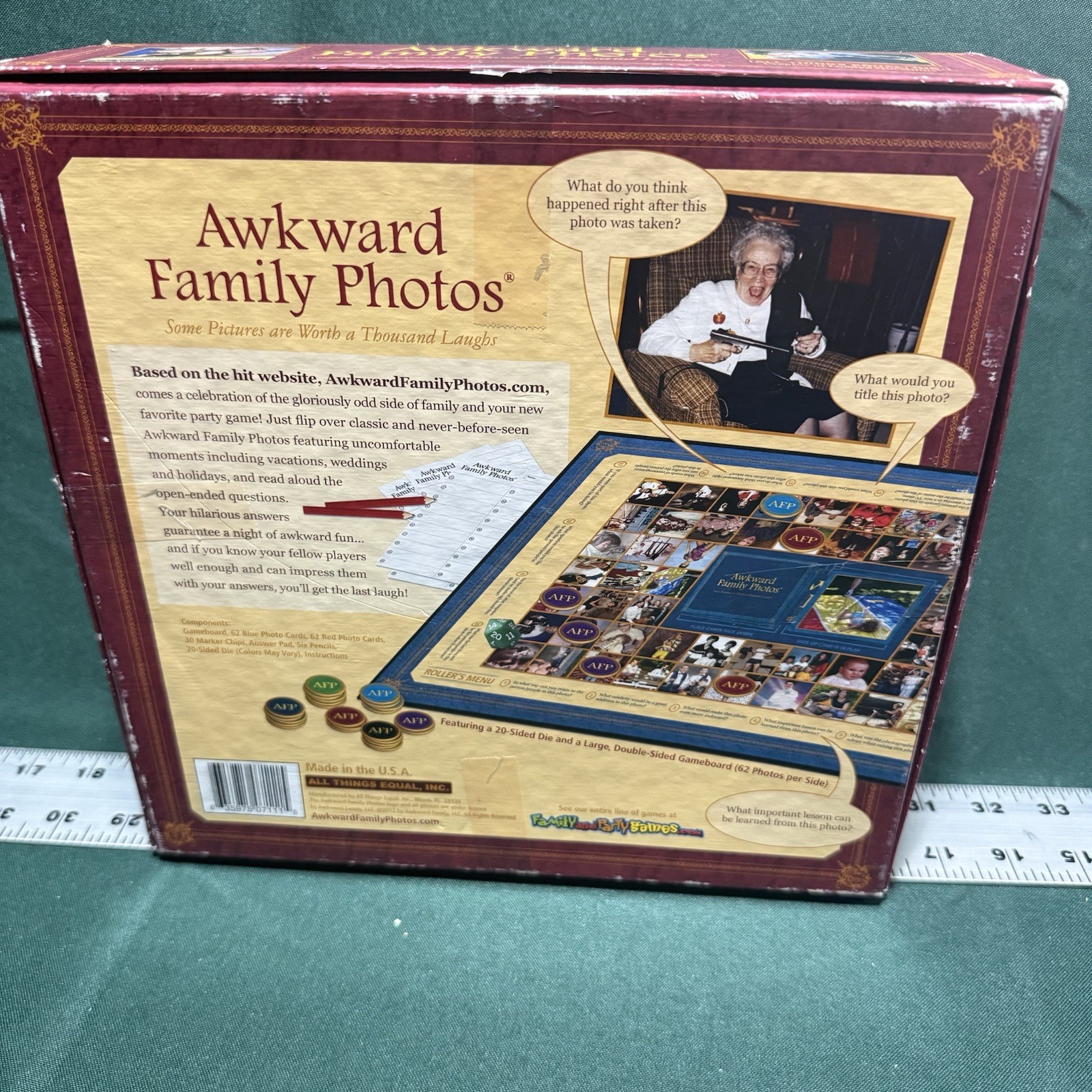 Awkward Family Photos Board Game Teen-Adult 4-6 Players Family and Party