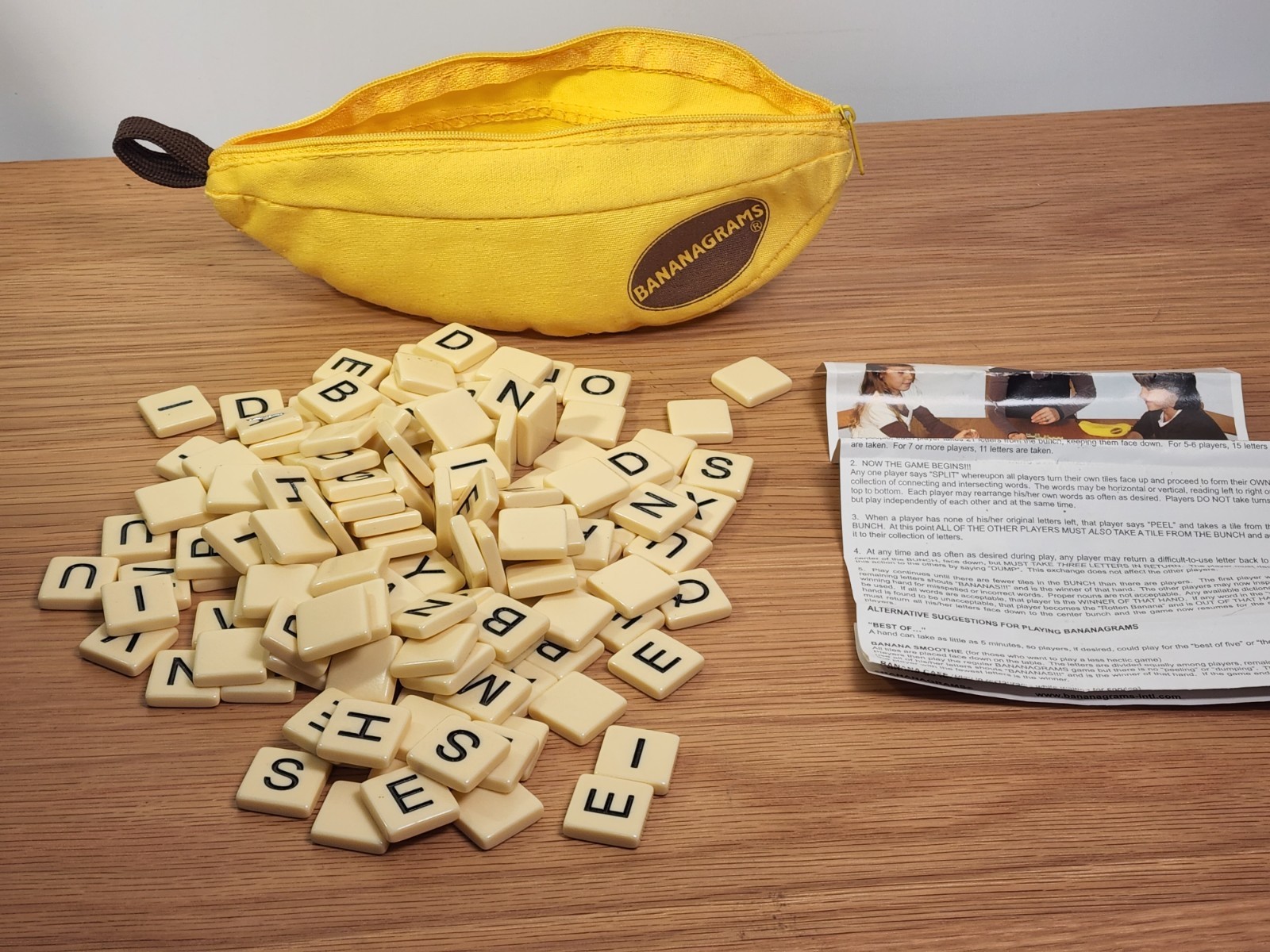 Bananagrams Crossword Family Fun Game Bananagram Word Play Banana EUC Complete