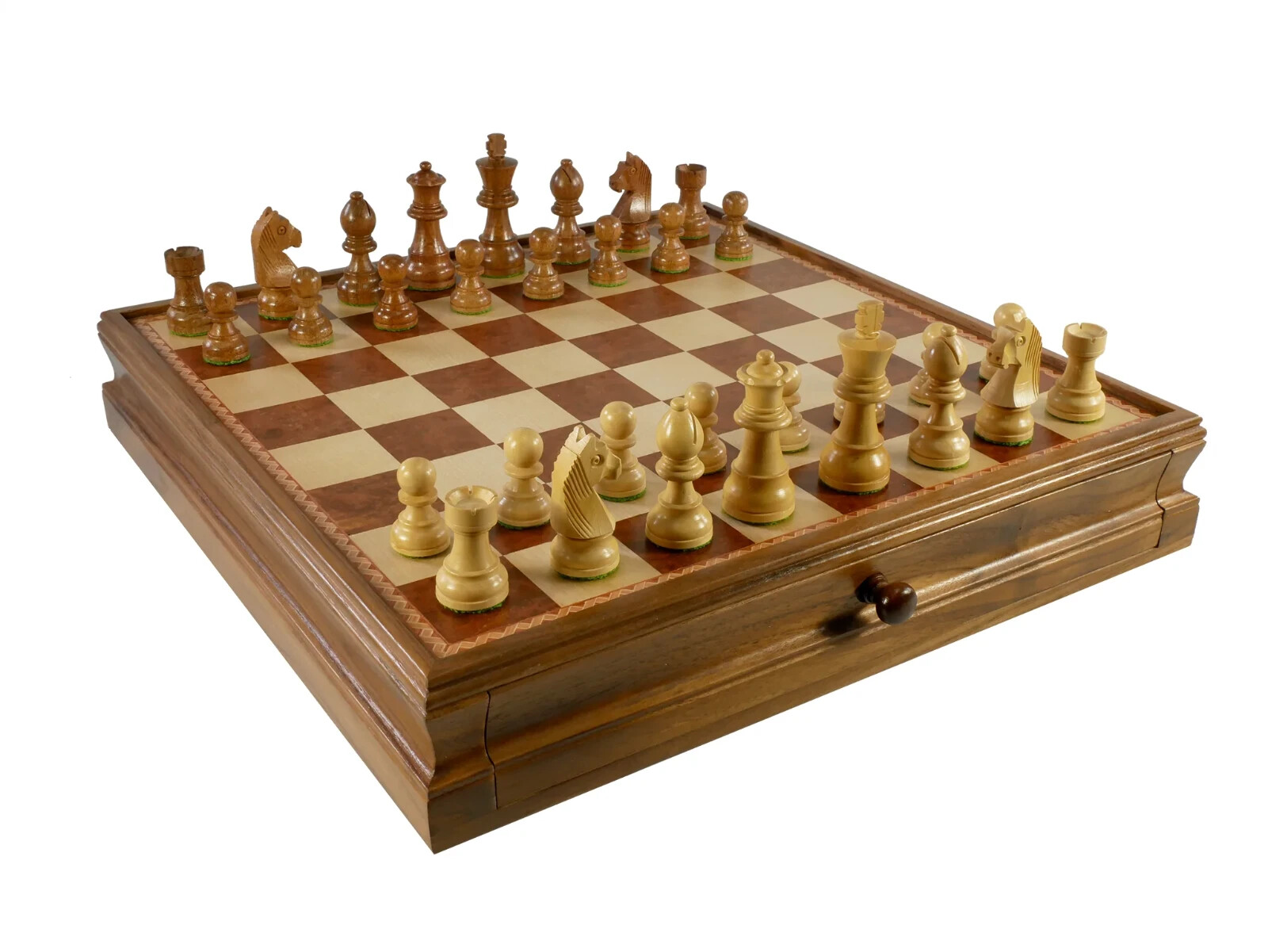 Chess Set – Walnut/Maple Chest and Single Weighted Chessmen New!