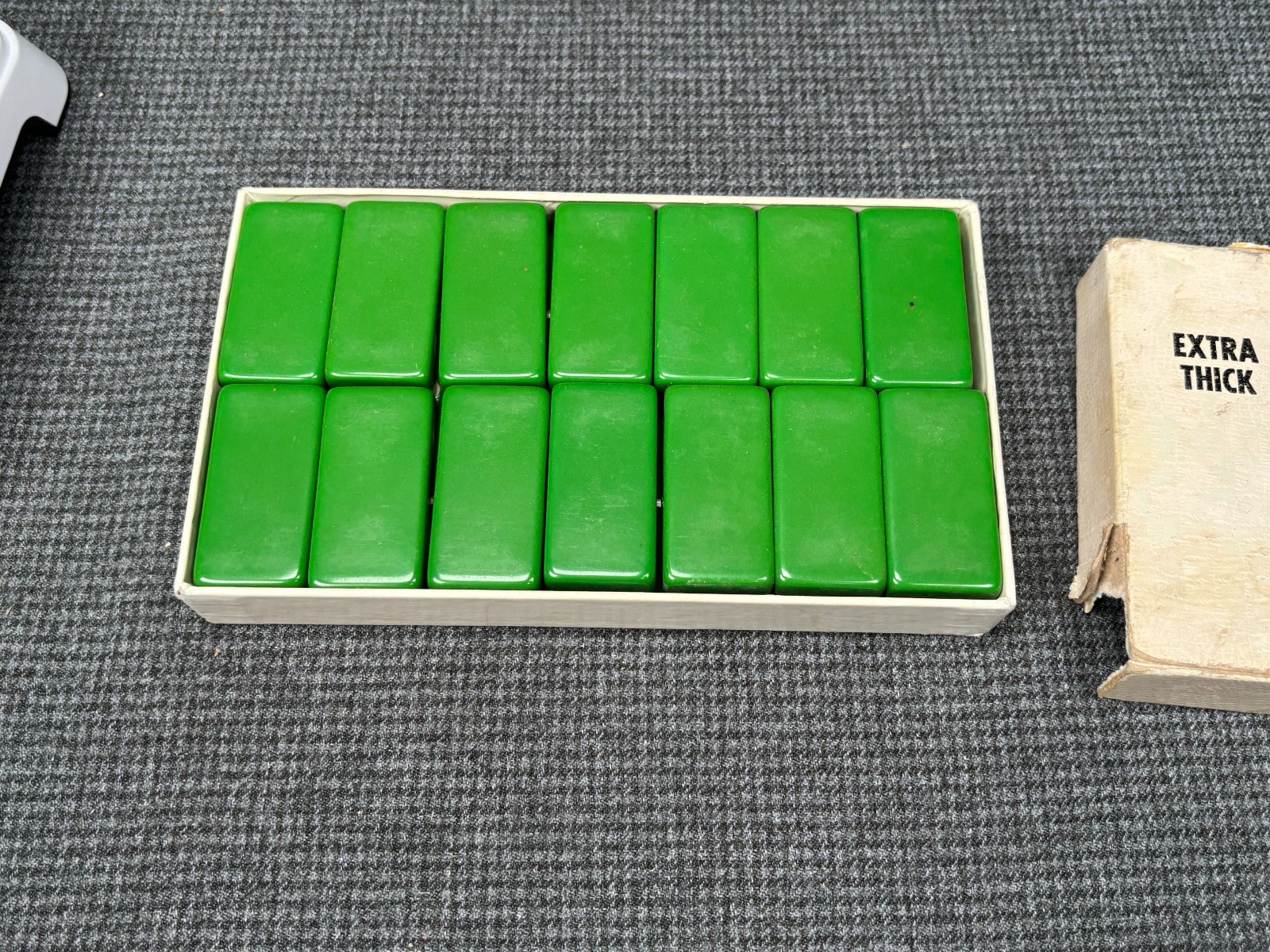 B21 Complete set of 28 Puremco Marblelike #716 Green Extra Thick Dominos