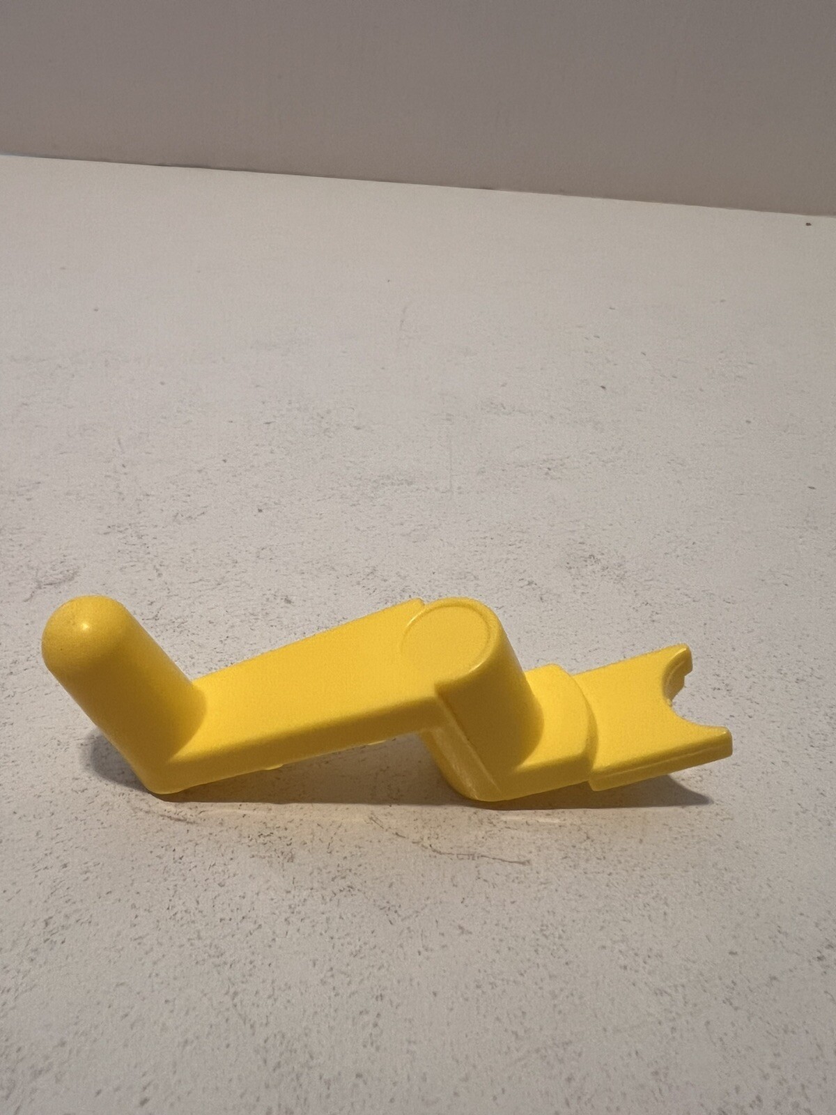 THE GRAPE ESCAPE Board Game 1992 One (1) Piece Turn Handle Replacement Part