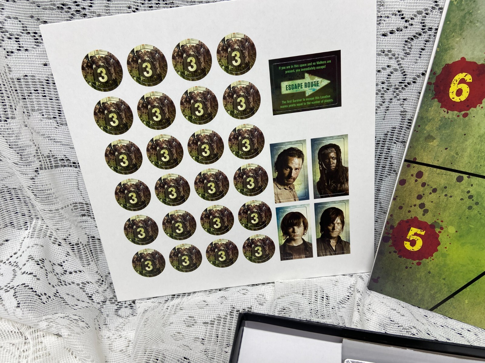 AMC The Walking Dead Don’t Look Back Dice Board Game New Open Box
