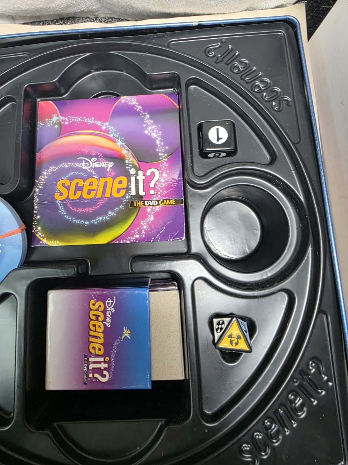 Screenlife 2004 Mattel Disney Scene It? In Metal Collectible Case( Complete)