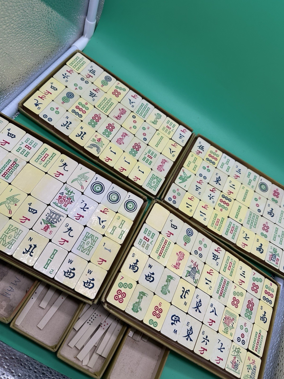Antique Pung-Chow Mah-jong 144 tiles betting sticks dice,manual and box 1923