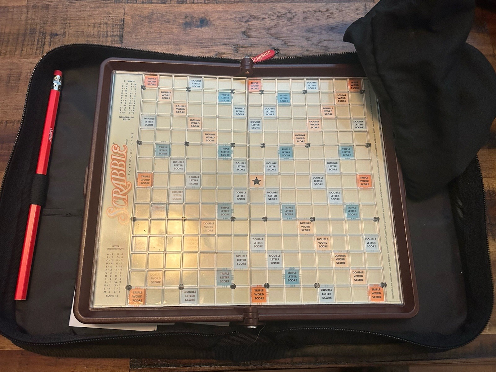Travel SCRABBLE Complete Game Zippered Case 2001 Portable Save Game