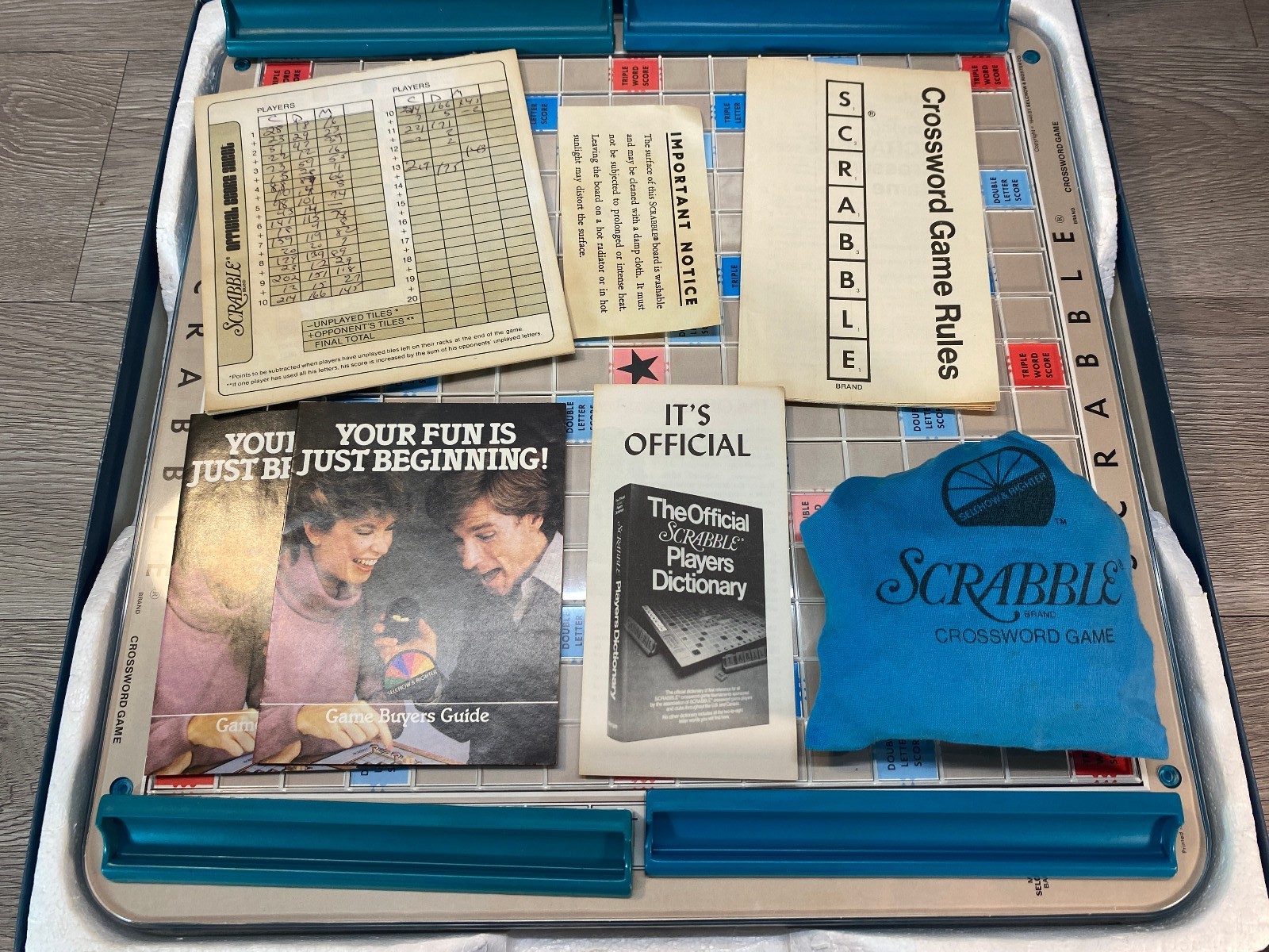 Vintage 1982 Scrabble Deluxe Rotating Turntable Board Game 100% complete