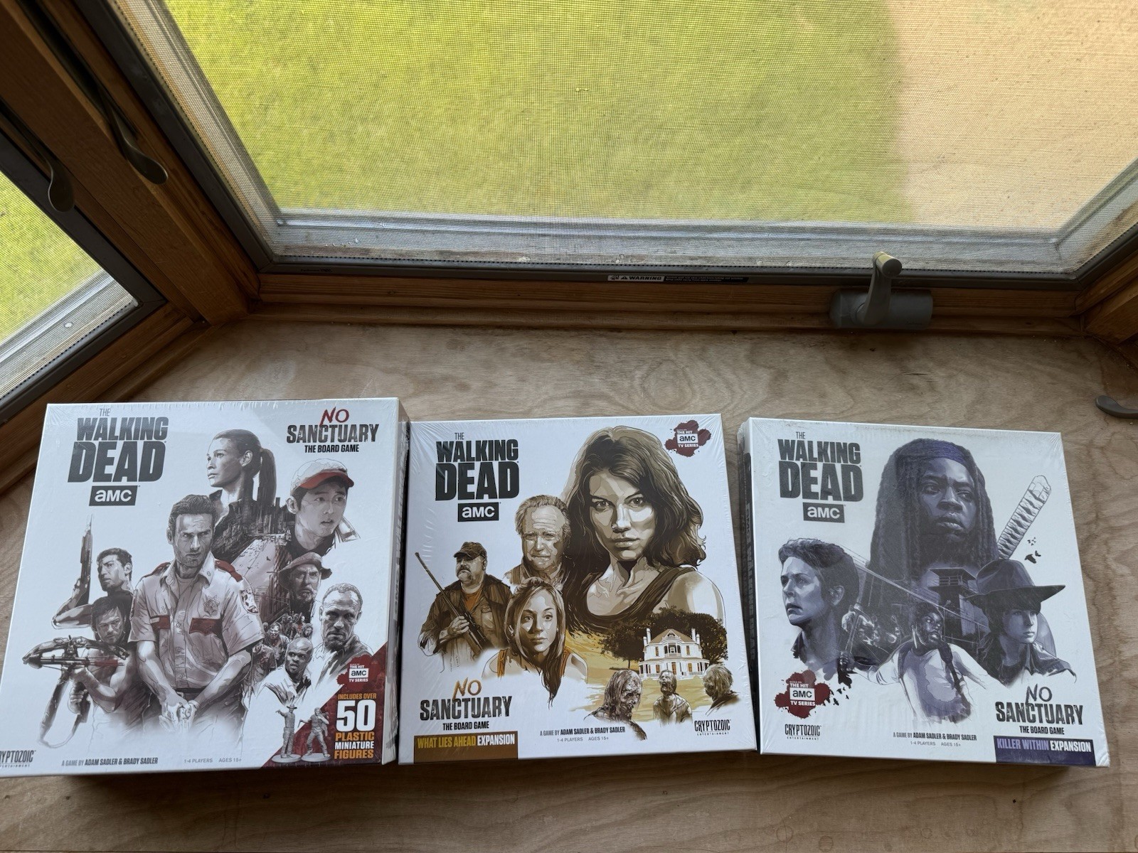 The Walking Dead No Sanctuary with Expansions and Extras