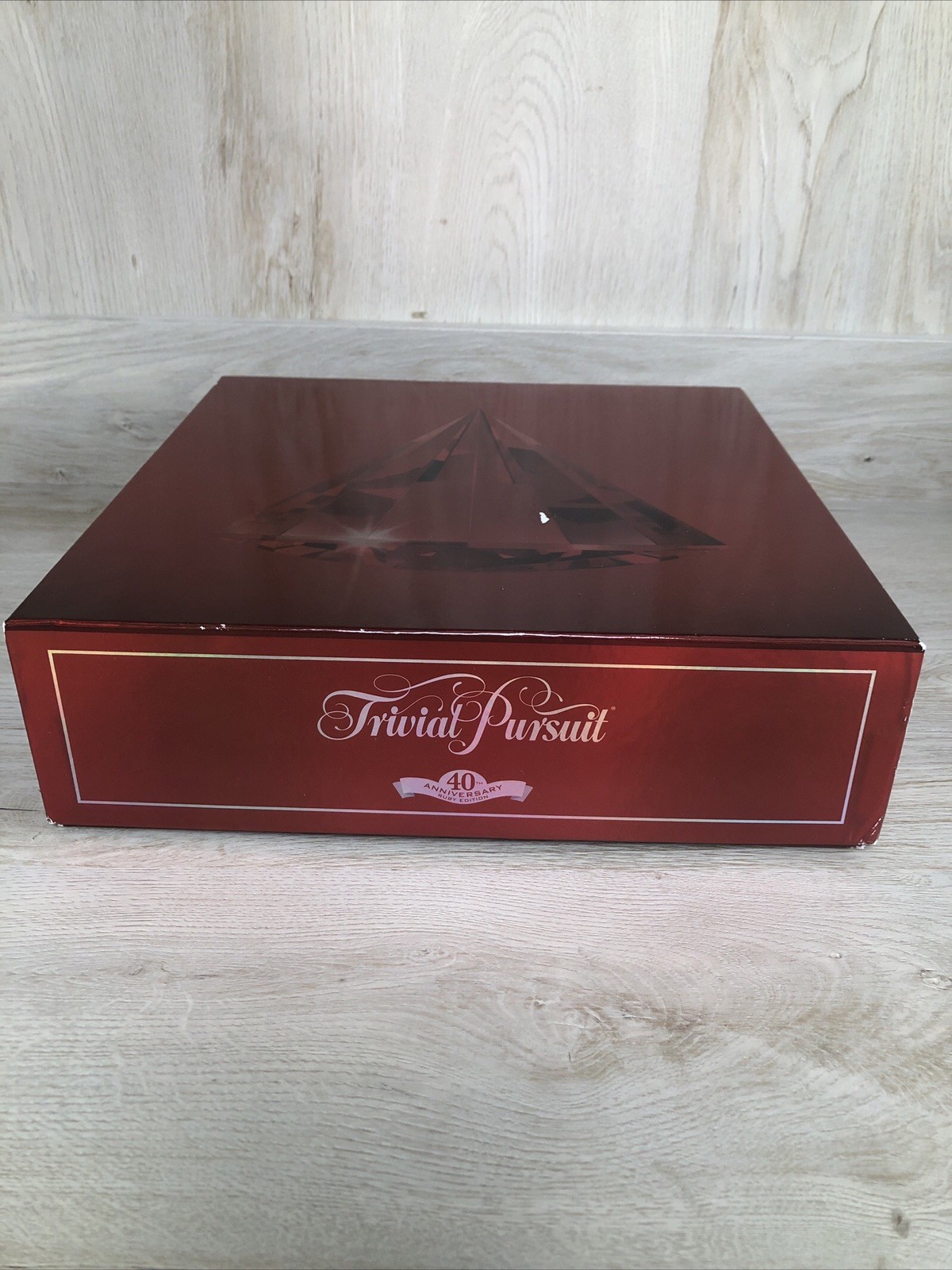 TRIVIAL PURSUIT 40th ANNIVERSARY Ruby Edition Board Game Hasbro 2018 COMPLETE!