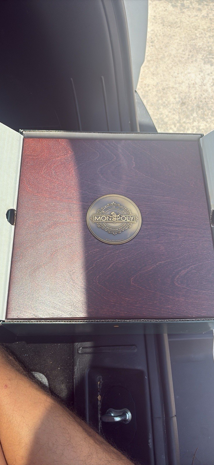 Monopoly Game The Heirloom Edition New But Slight Damaged Box Lid