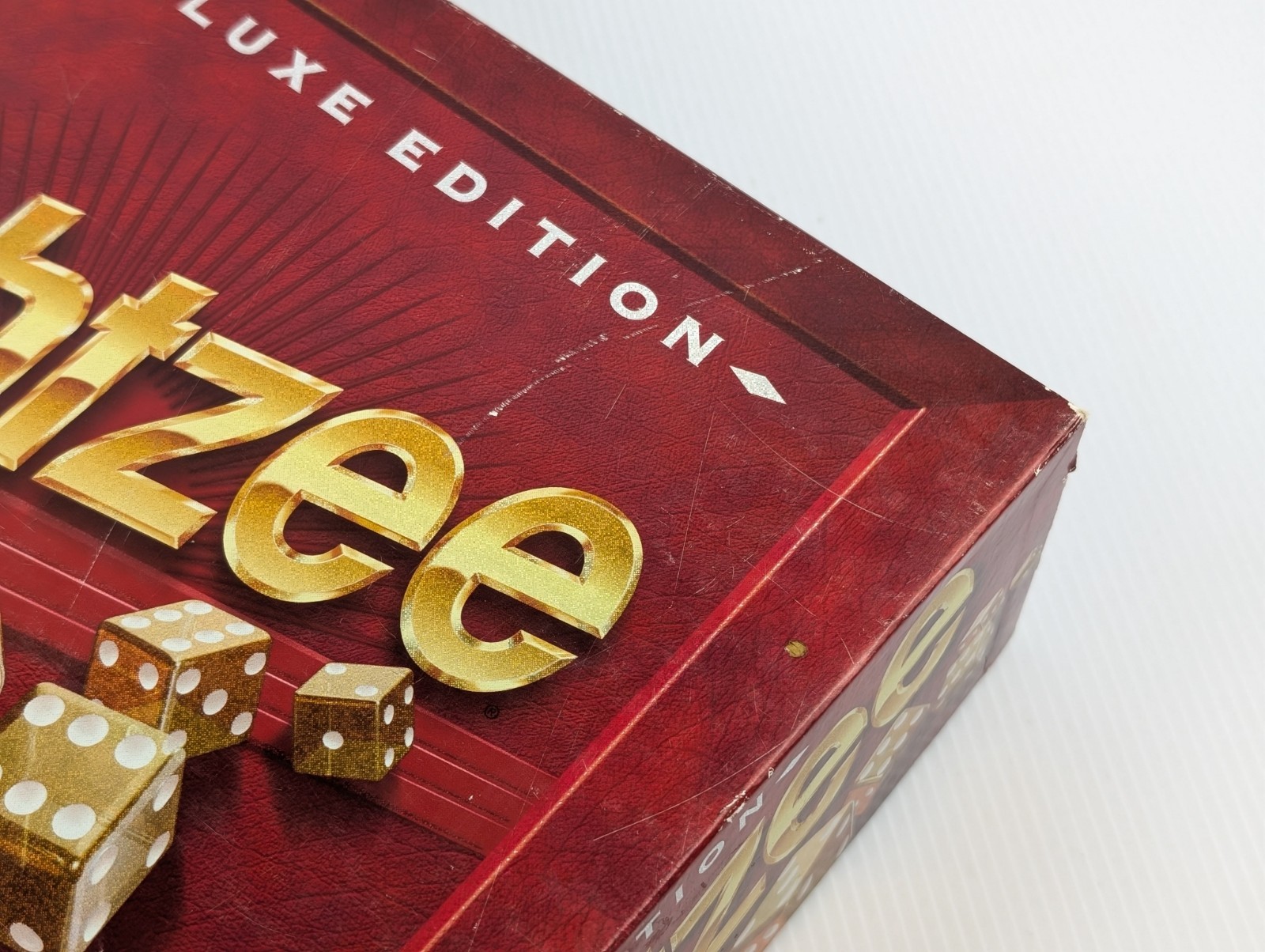 Vintage 1997 Yahtzee Deluxe Edition Gold Die 100% COMPLETE