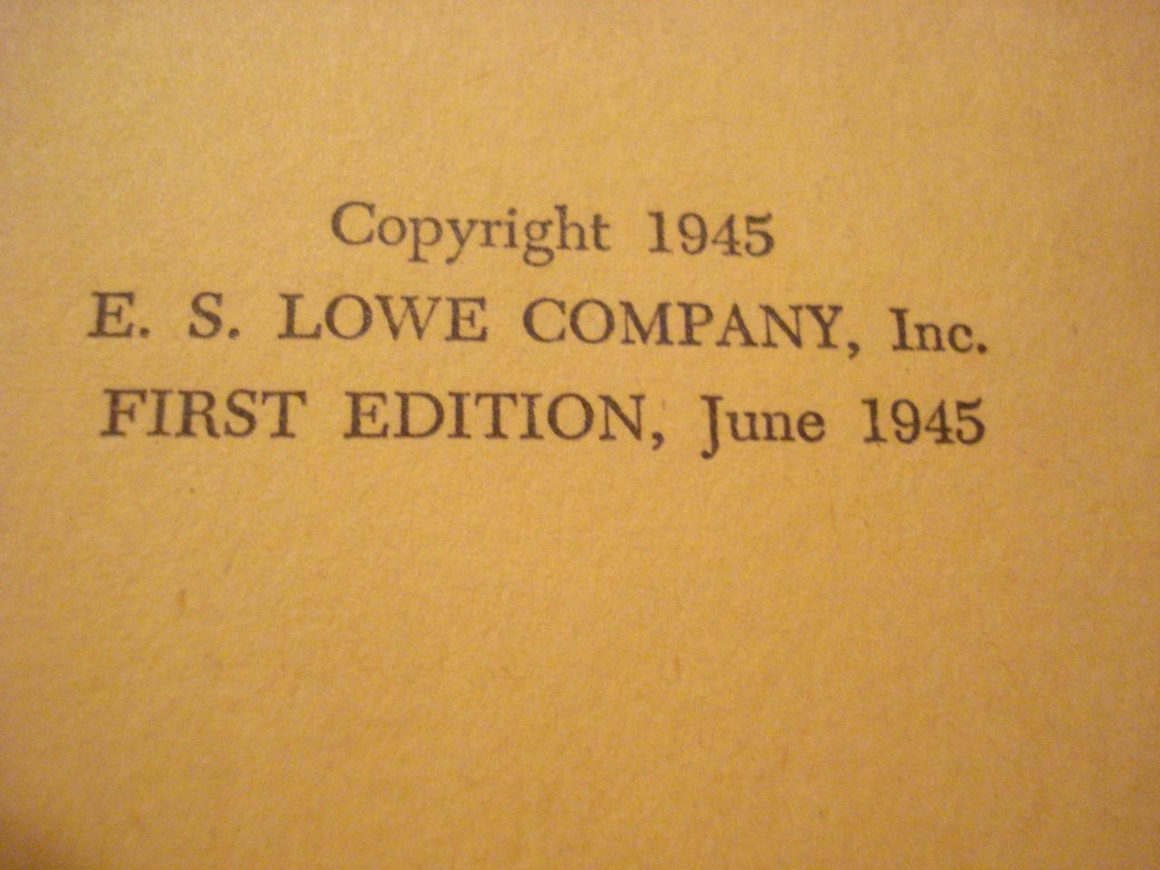 VINTAGE 1945 E.S.LOWE TOURNAMENT CHESSMEN (CHESS PIECES & BOOK – 1ST EDITION)