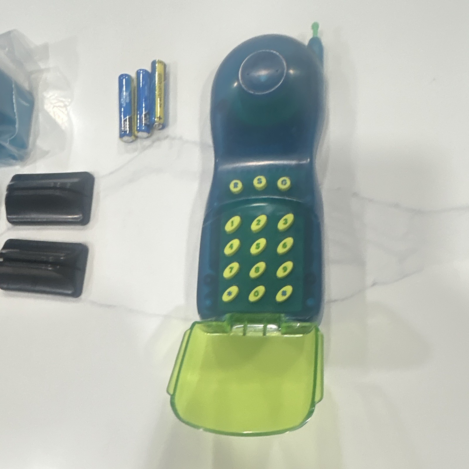 Milton Bradley Mystery Date Board Game w/ Electronic Talking Phone Complete