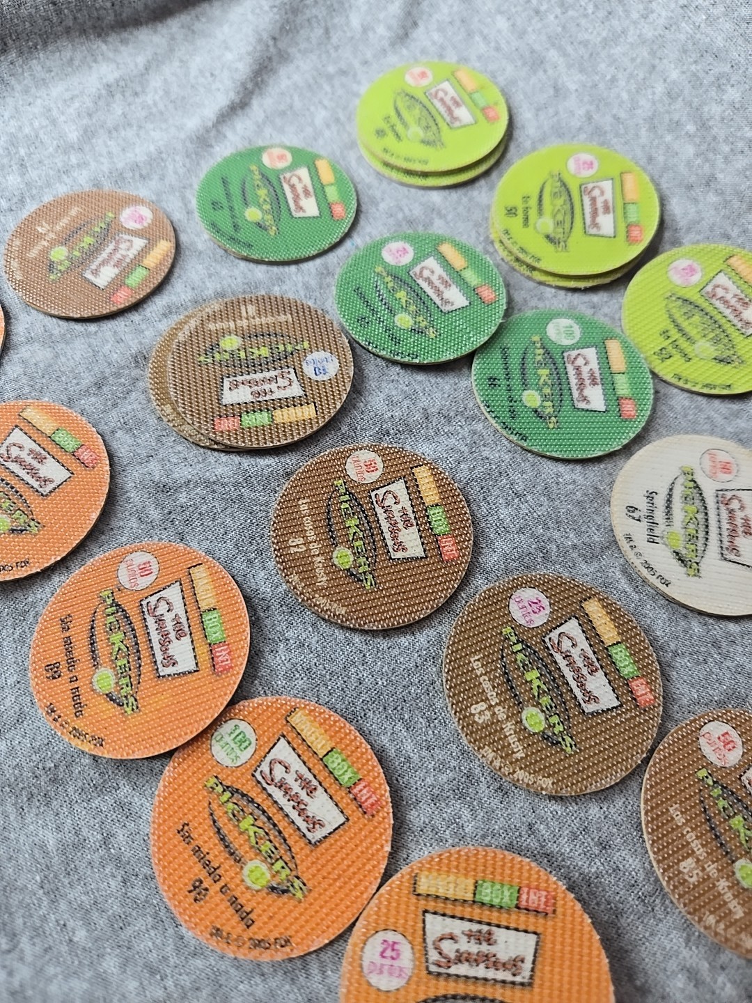 The Simpsons Pickers Lot Of 102 Pogs Tazos Magic Box 2005 Espanol / Ingles