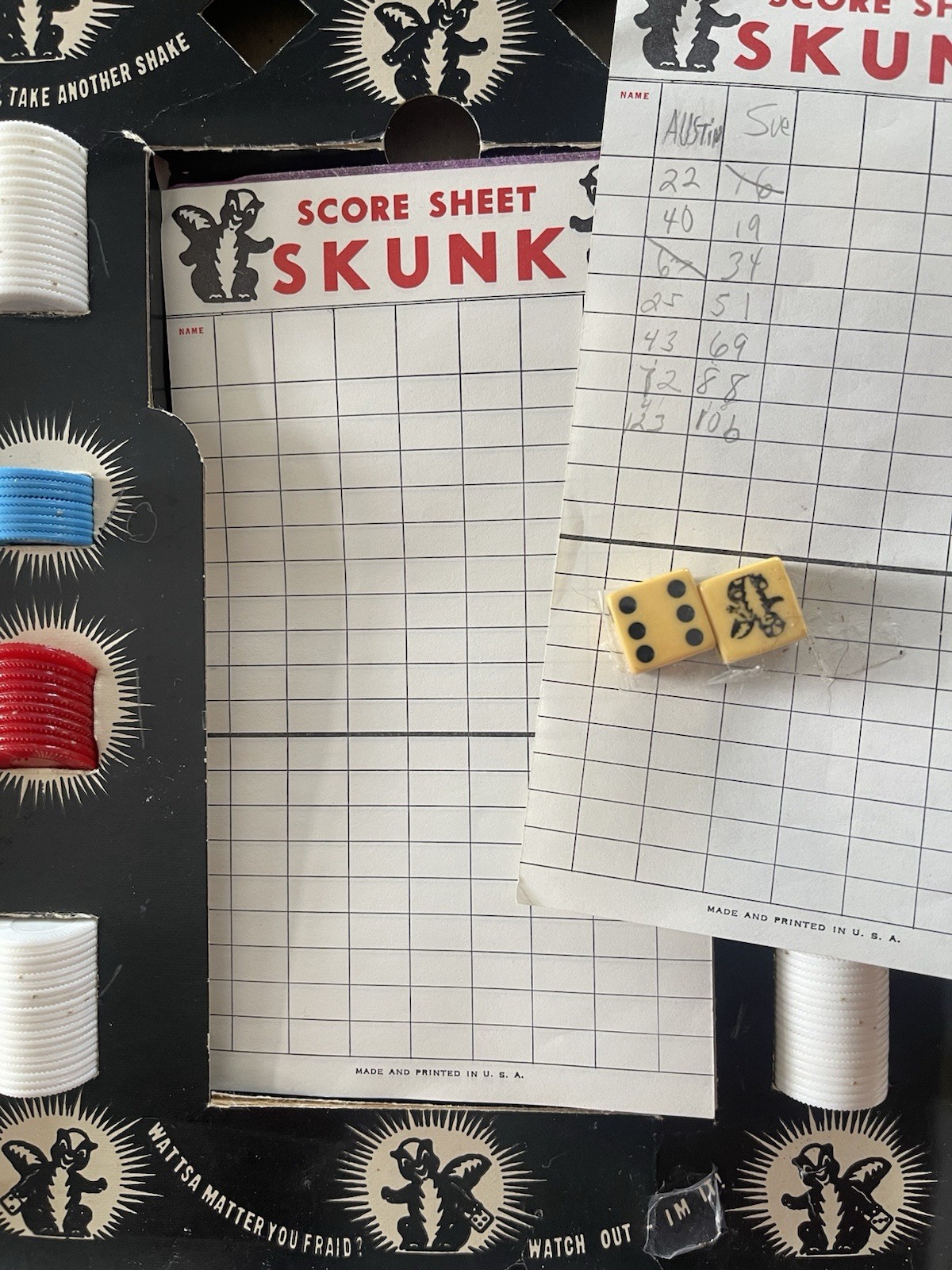 1953 Schaper Board Game SKUNK # 500 Good Condition Party Excitement Vintage 17