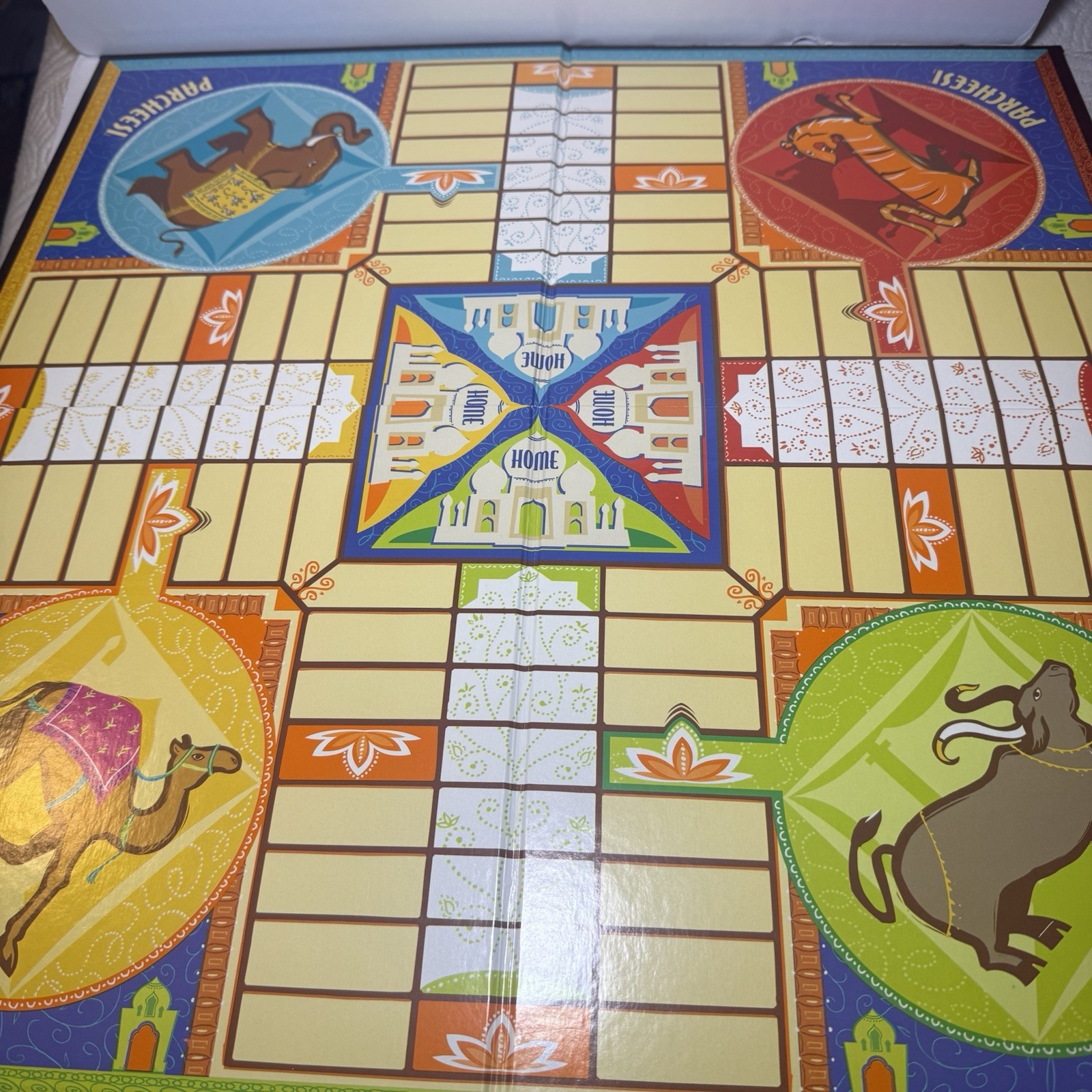 Parcheesi Board Game The Classic Game of India Animal Edition 2001 100% Complete