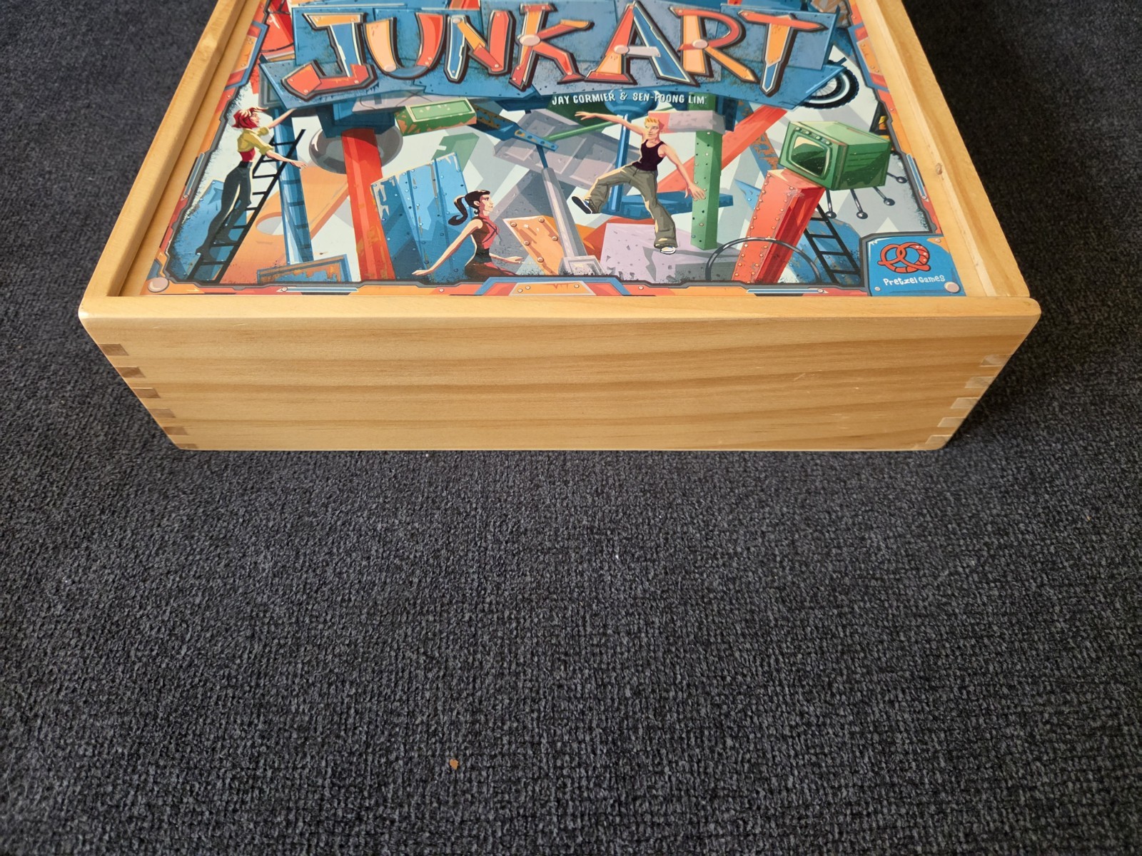 JUNK ART Wooden Box Edition 2017 Board Game Pretzel Games Complete VG+