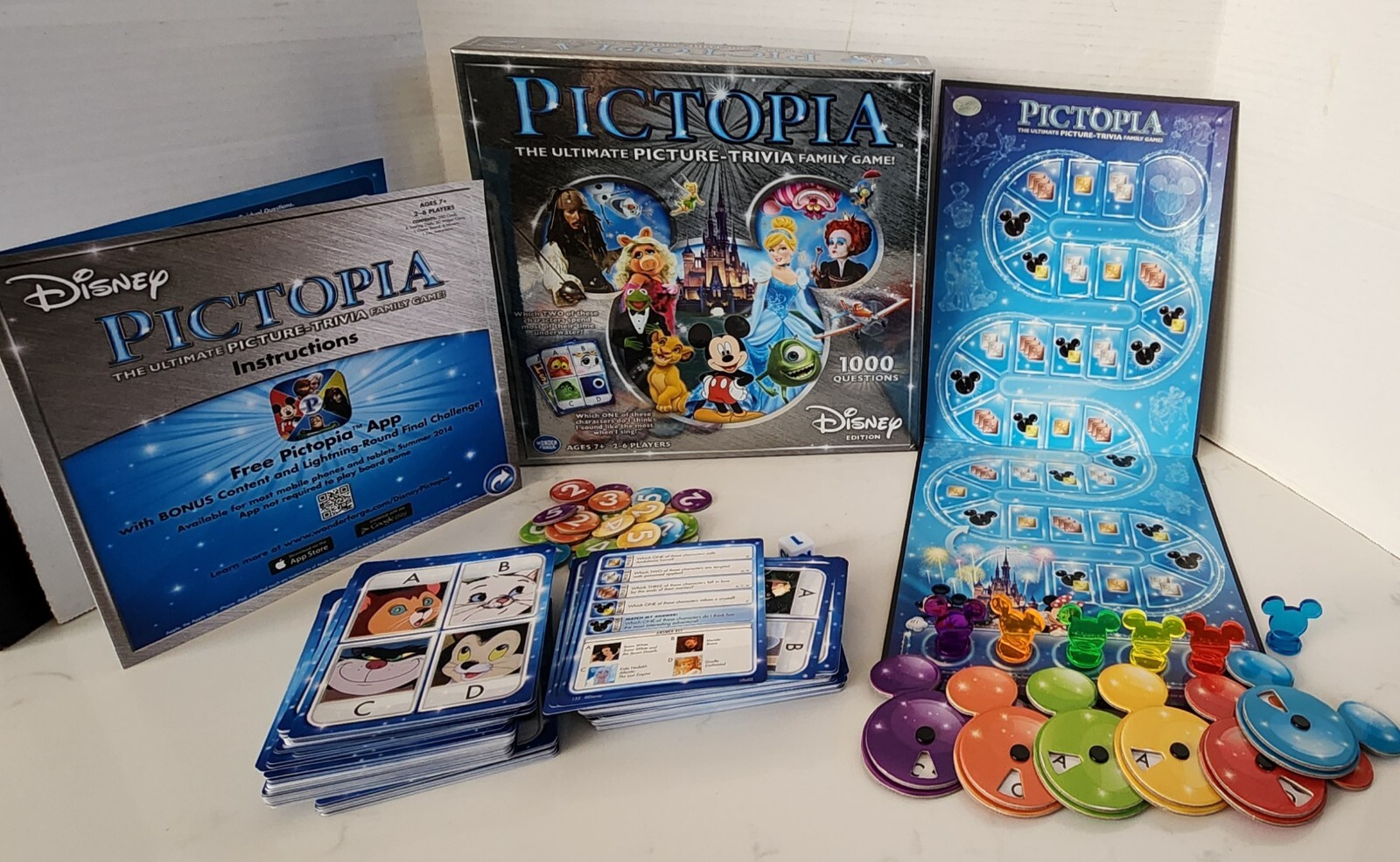 Disney PICTOPIA Trivia Family Board Game w/ Instructions COMPLETE Never used