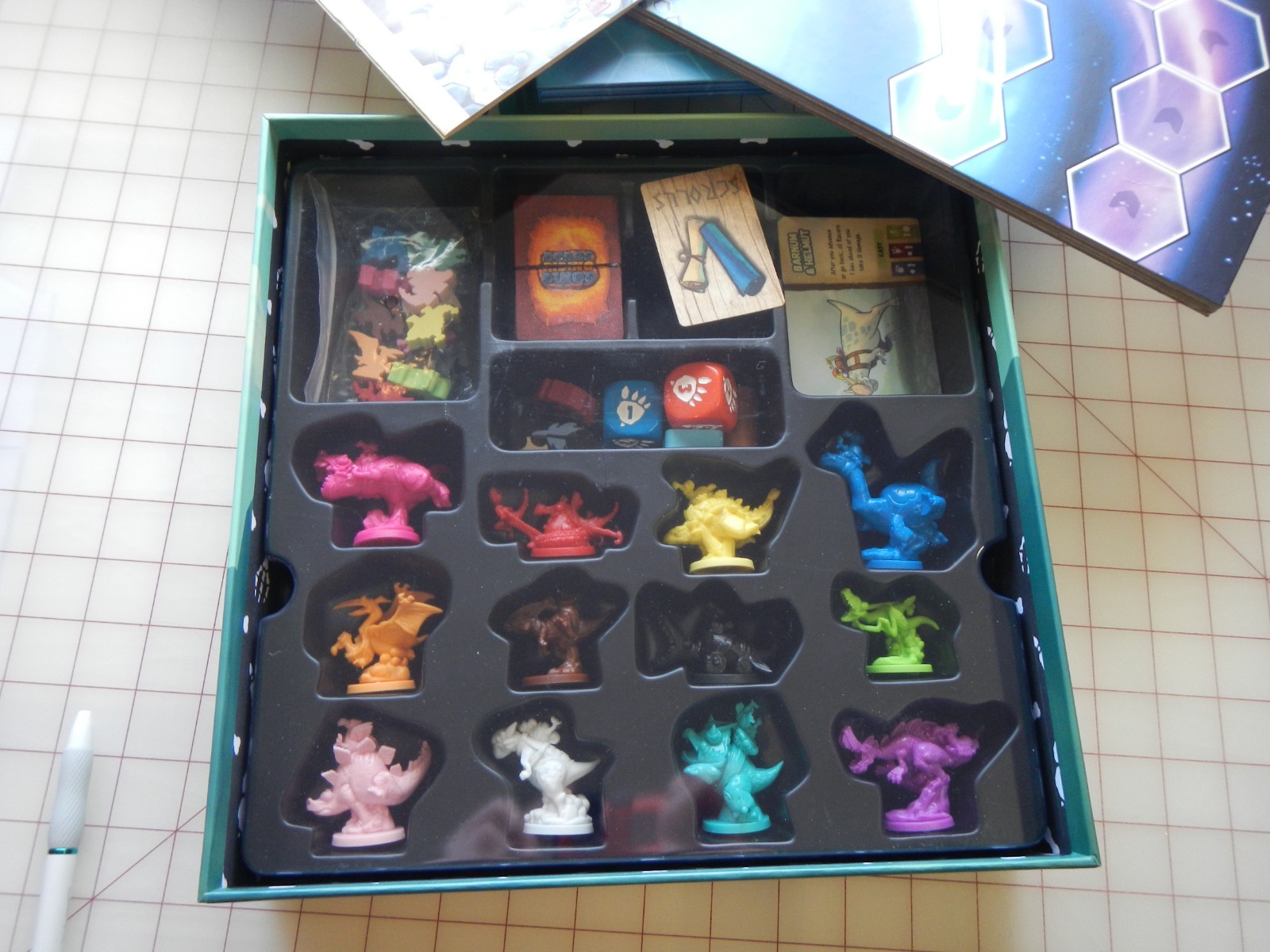 Dodos Riding Dinos Board game Ruben Hernandex Detestable Games Dracos studios