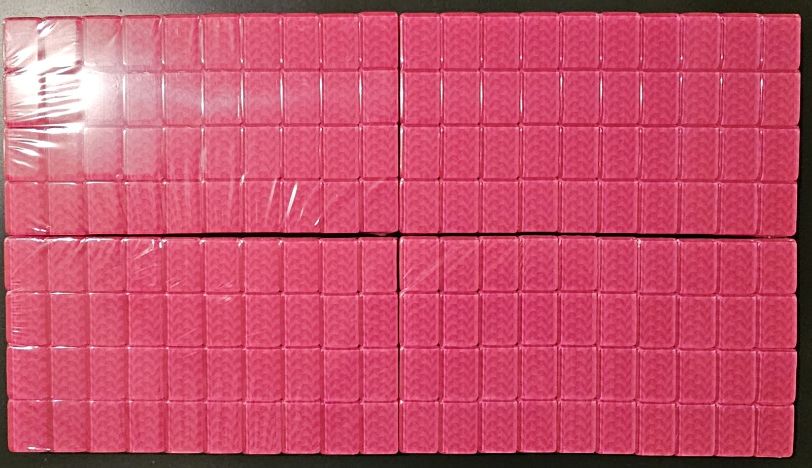 NEW! Unbranded Hot Pink Crystal Backed Engraved Mahjong Tiles Set 160