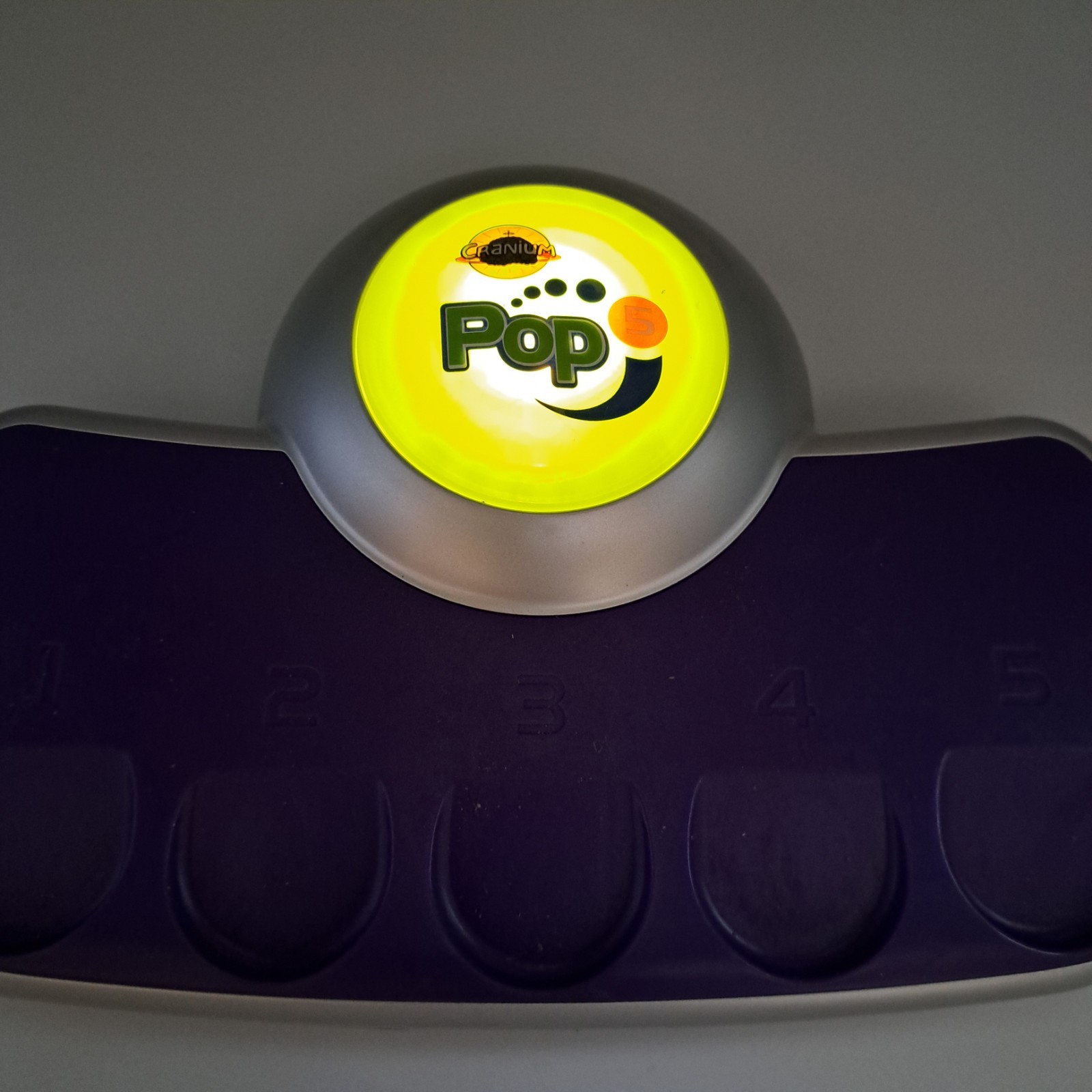 Cranium Pop 5 Adult Pop Culture Console Trivia Game Complete ( No Clay) 2006
