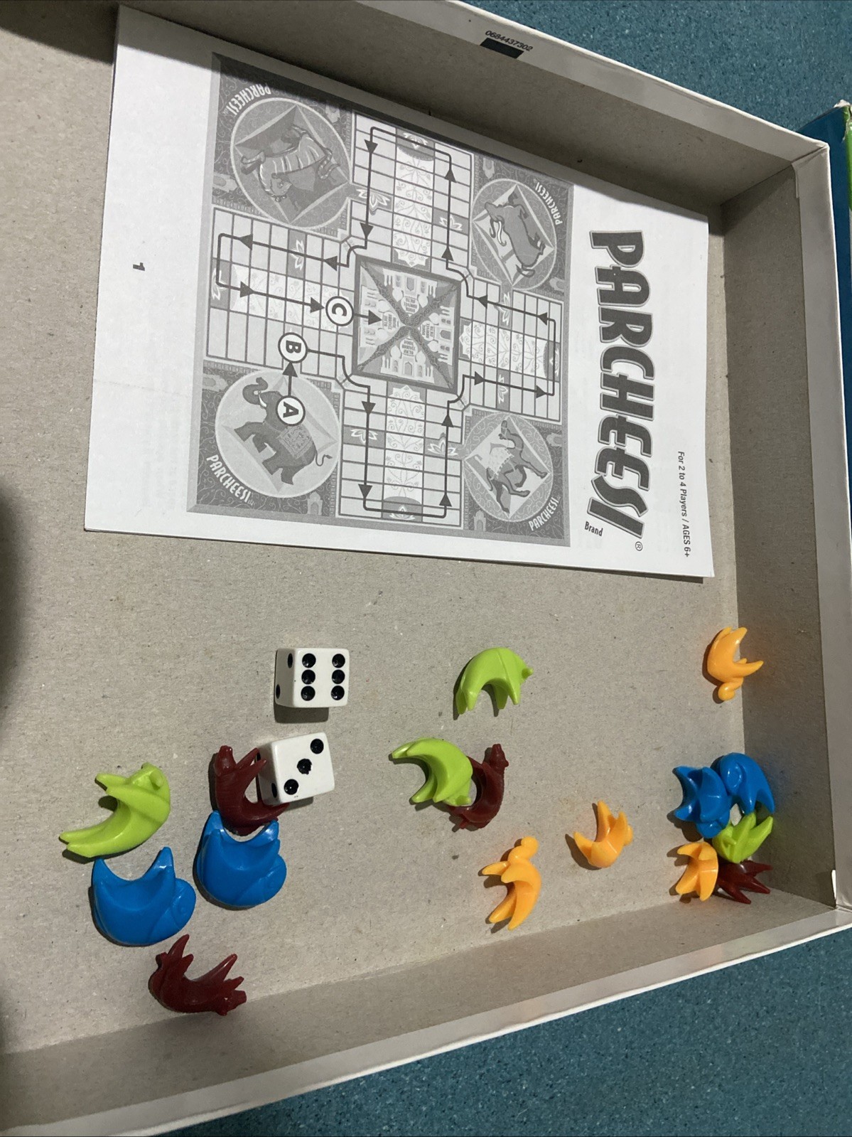 Parcheesi with Plastic Animal Figures COMPLETE Hasbro 2009 Pachisi Classic