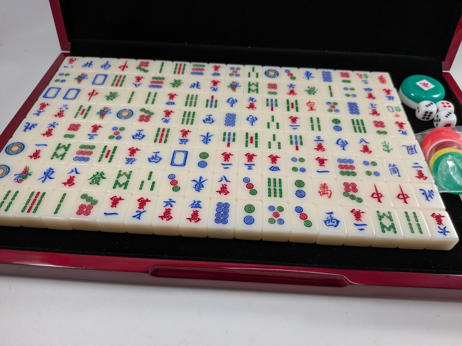 Mahjong Set in Wooden Case with 144 Tiles, Dice and Chips