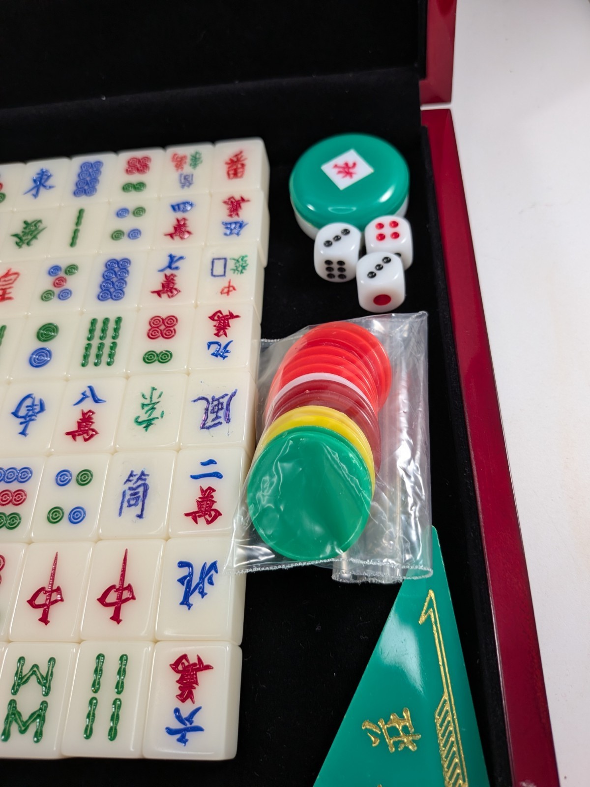 Mahjong Set in Wooden Case with 144 Tiles, Dice and Chips