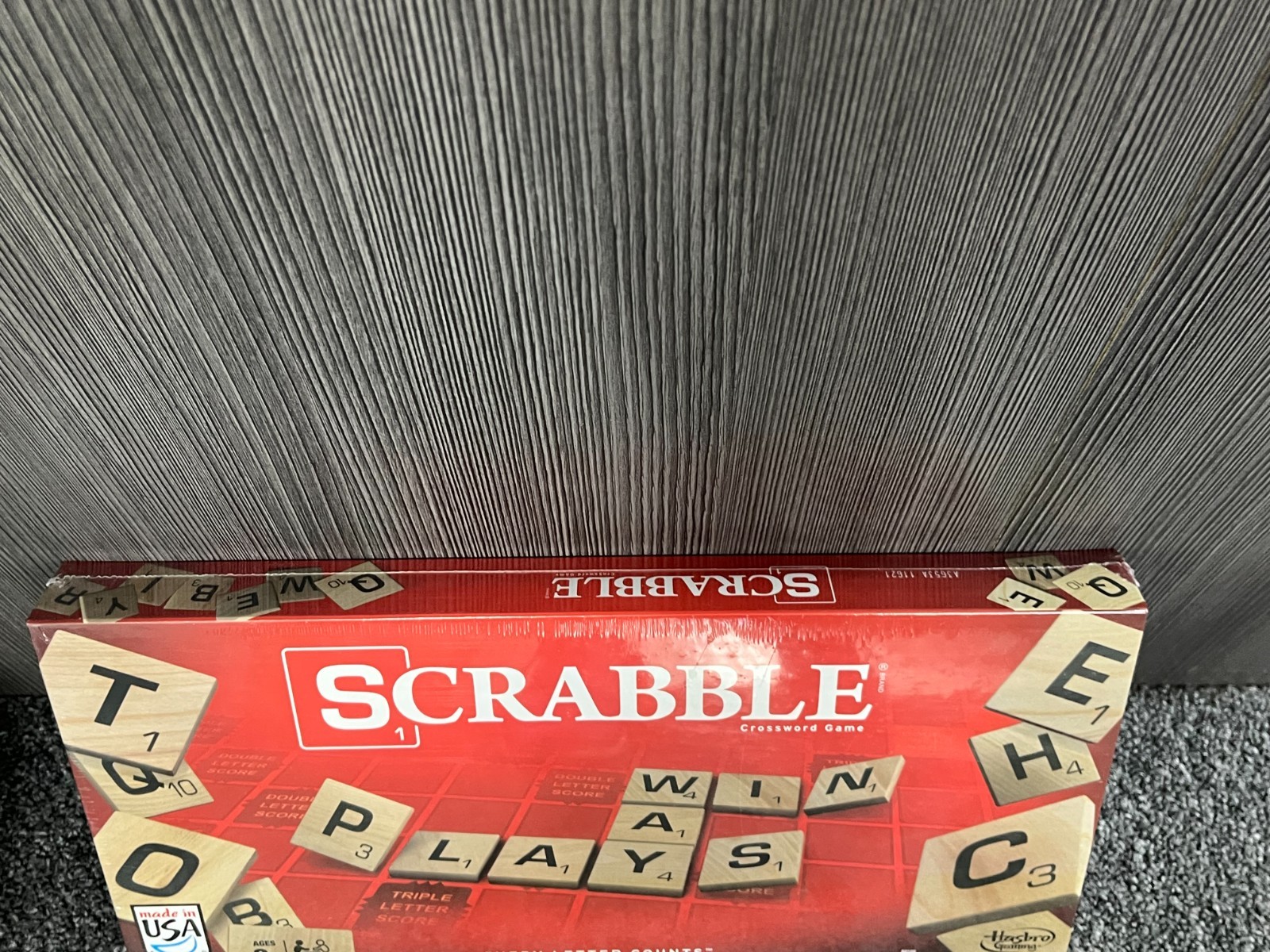 Scrabble Board Game A8166 Classic Crossword 2013 Hasbro New Sealed