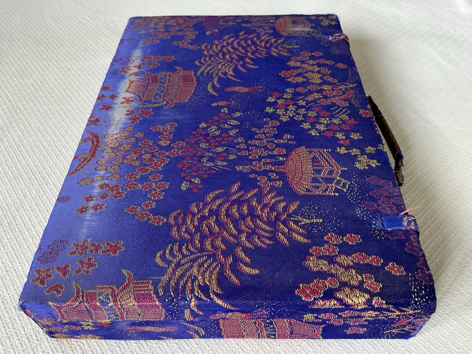 Vintage MCM Chinese Mah Jong Mah-Jongg Tile Game in Silk Case NEW Tiles READ