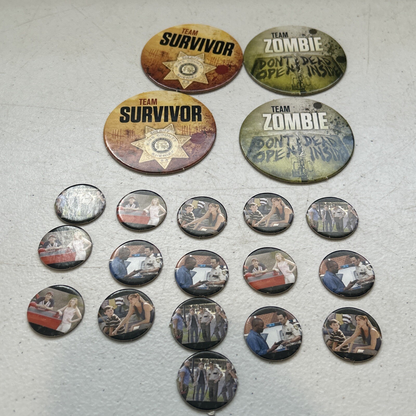 2011 The Walking Dead Board Game Replacement Lot 16 Ally Tokens & 4 Badges