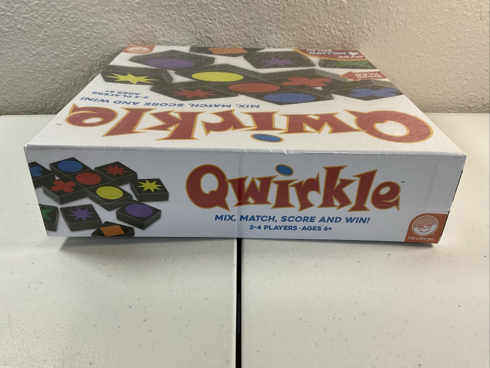 Qwirkle Wooden Tiles Board Game MindWare 2010 Tile Mix Match NEW Sealed