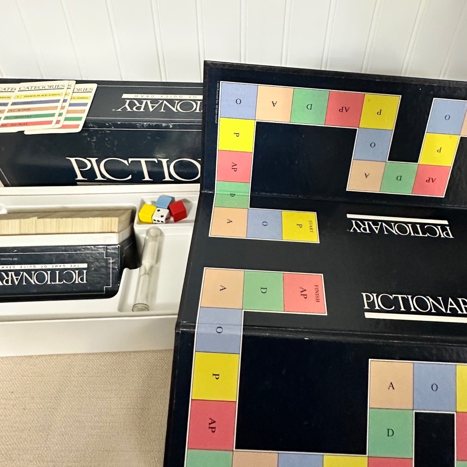 Pictionary Board Game First Edition 1985 Blue Box Vintage Good Condition Classic