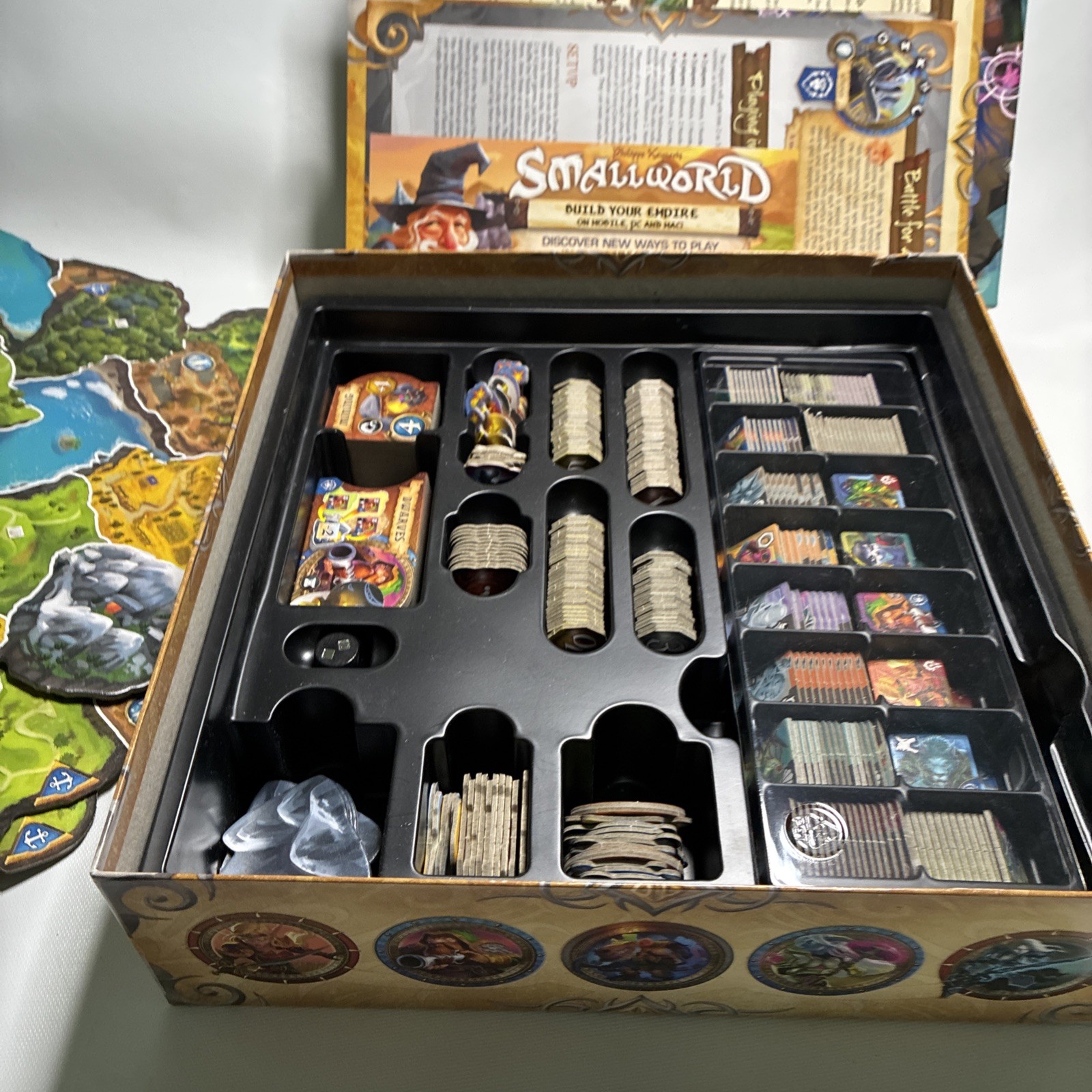 Small World of Warcraft Board Game Days of Wonder Blizzard 2-5 Players Complete