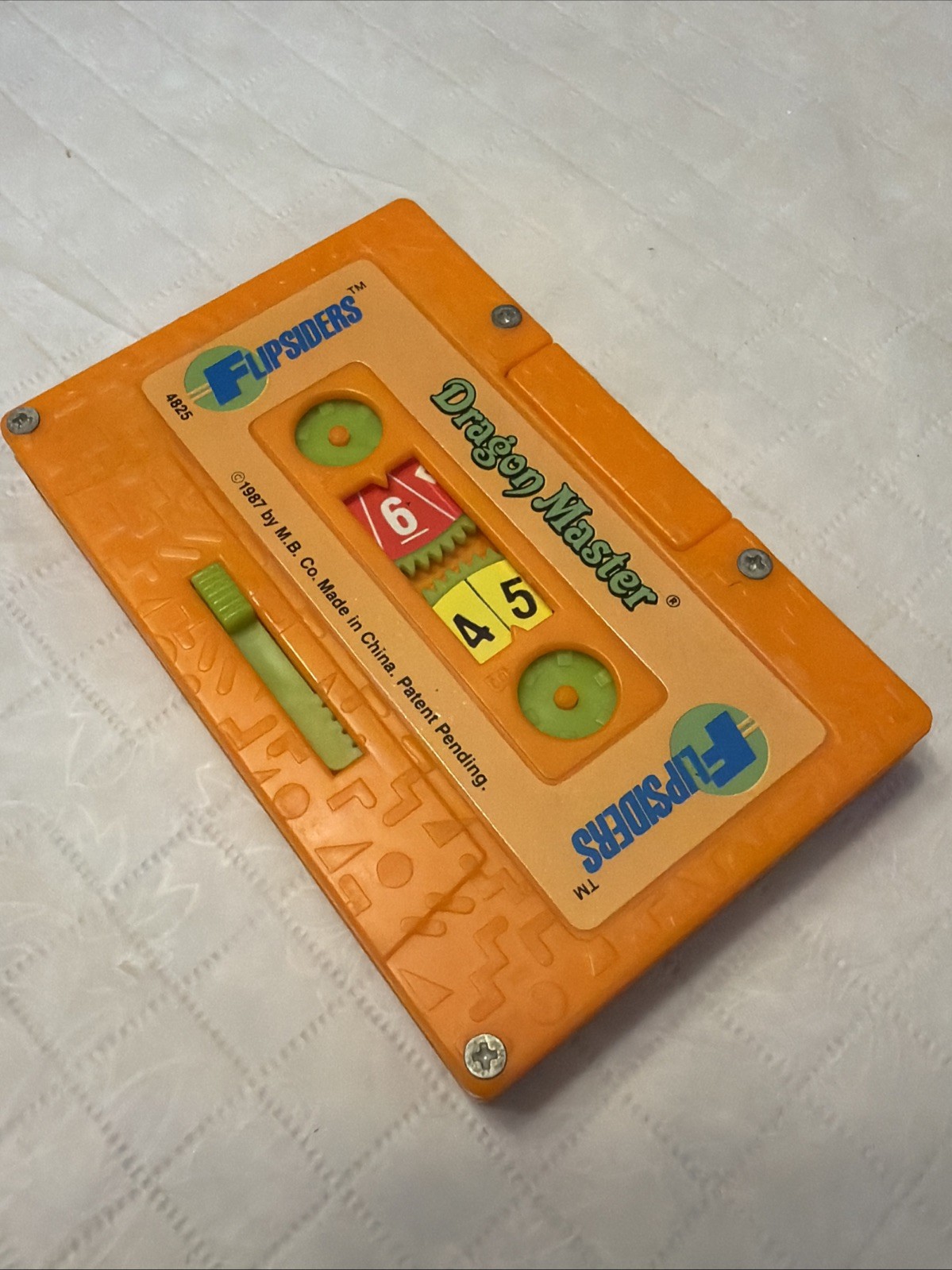 VTG 1987 Milton Bradley Flipsiders Pocket Game Dragon Master Orange