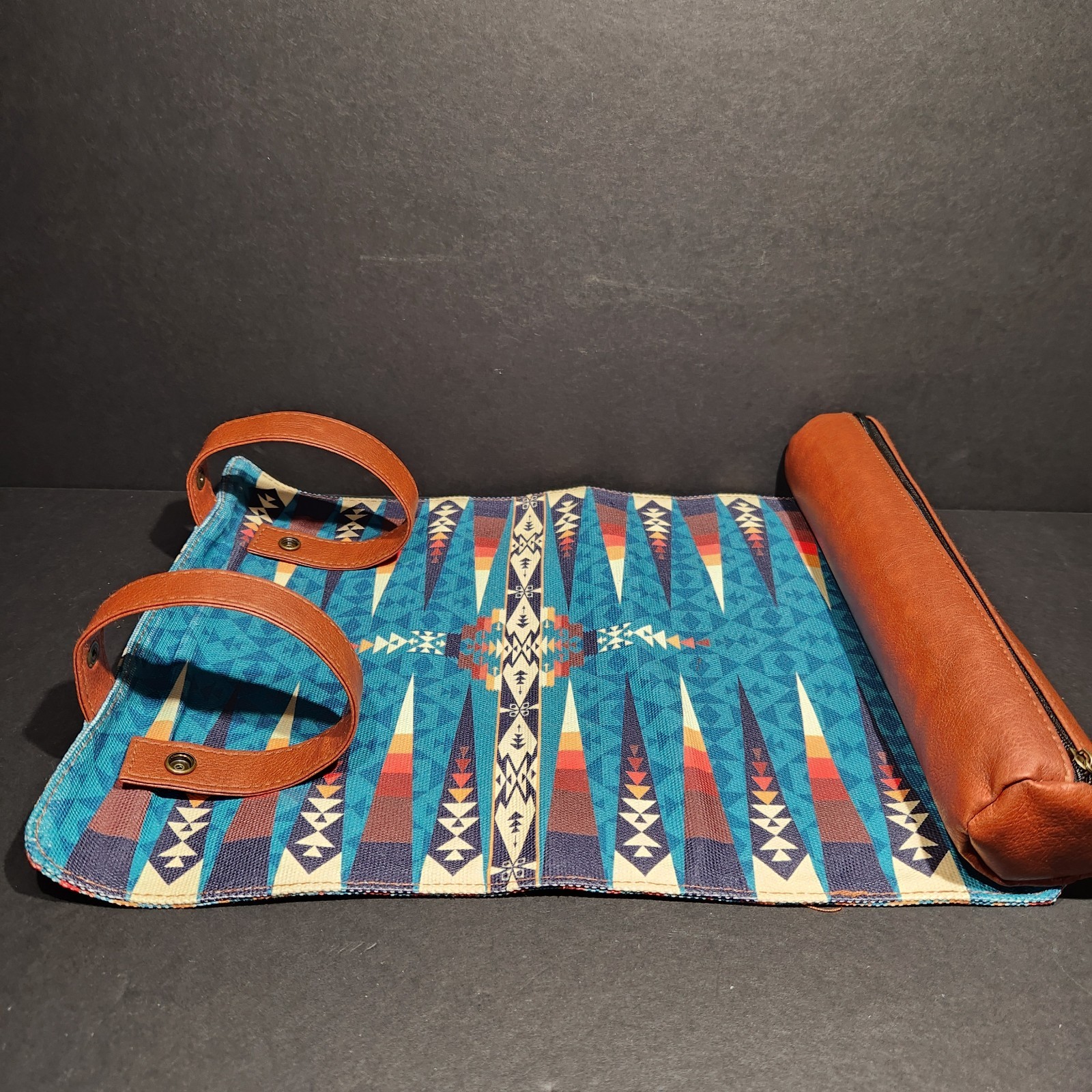 Pendleton Travel Backgammon Roll Up Game Southwestern Vegan Leather Straps NWOT