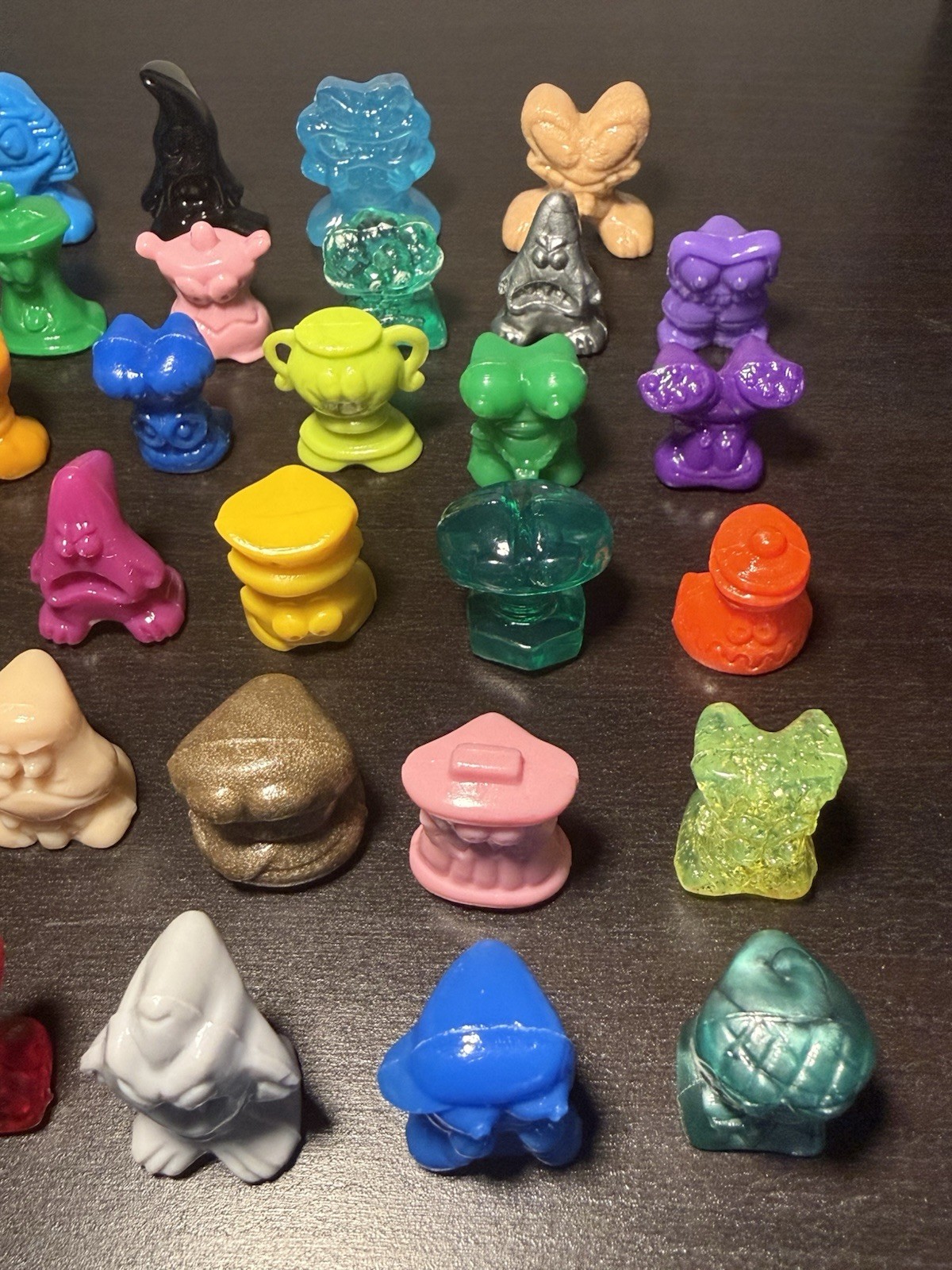Vintage Gogos Crazy Bones Lot – 34x figures various series – New Gen, Gogos, etc