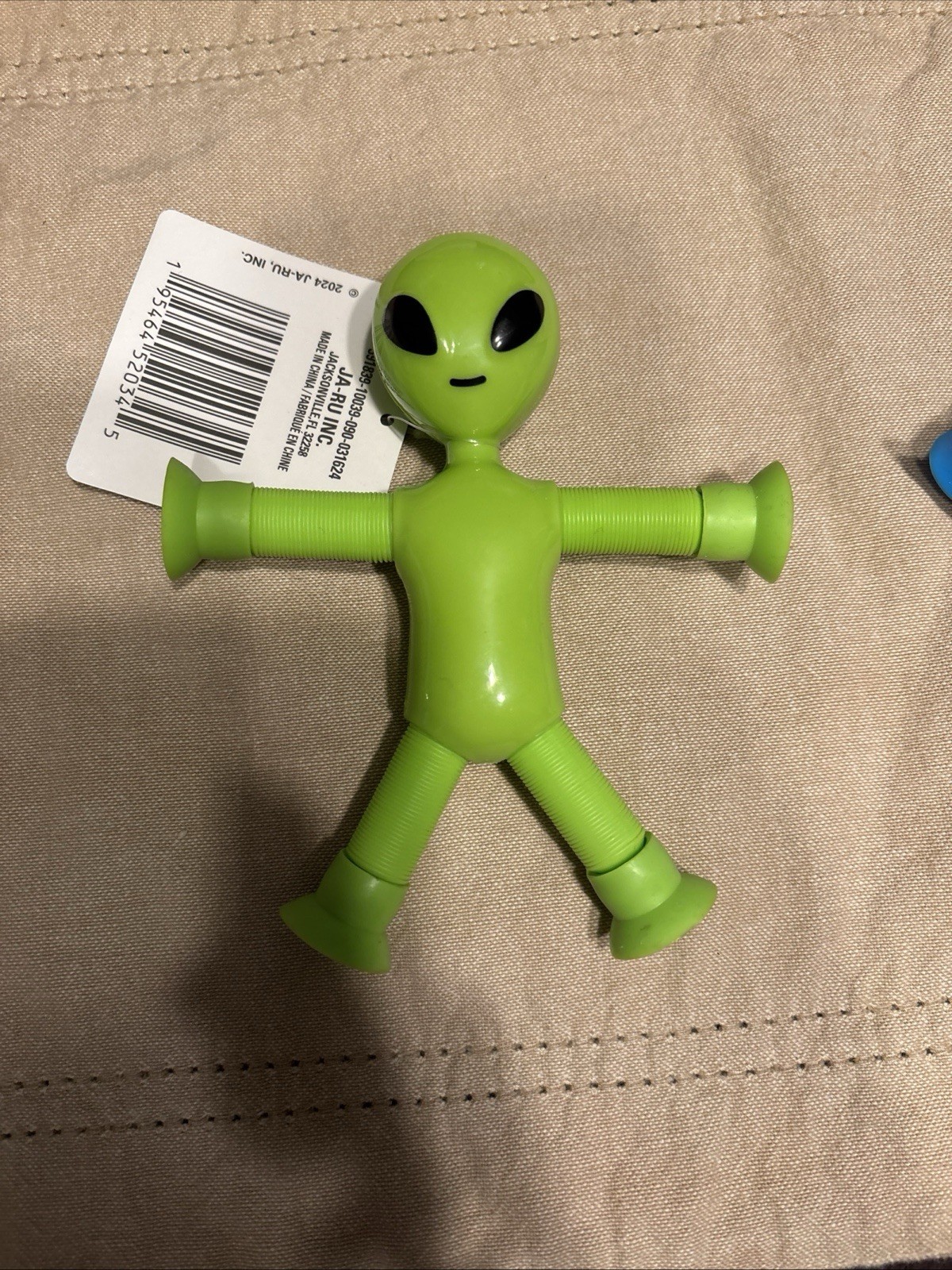 Green Alien TOY Bendable 6” Inch Pose-able Stretchy Suction Cup Hands Feet Lime