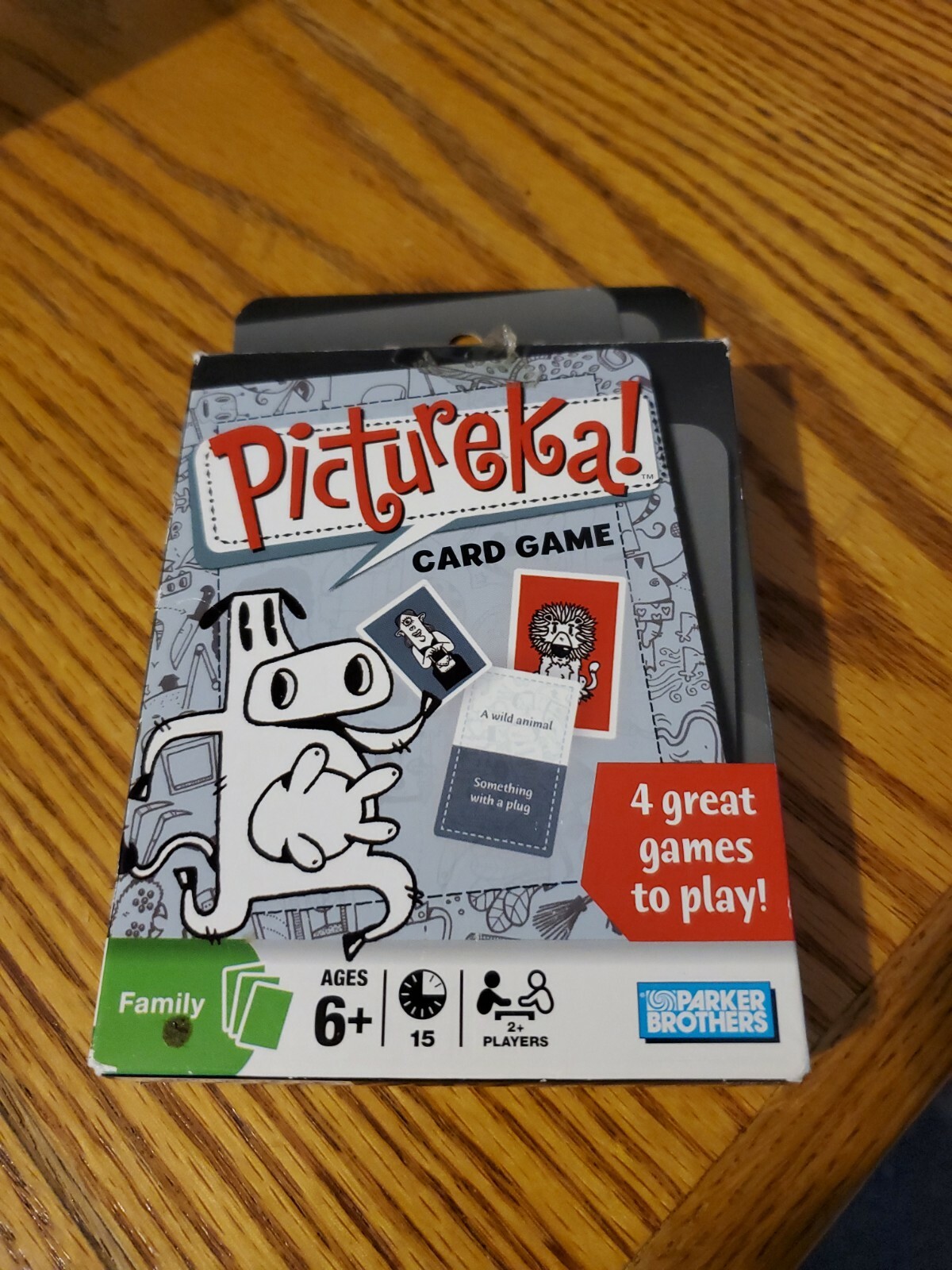 Pictureka Pictureka! Card Family Game Parker Brothers Ages 6+, 2 or more players