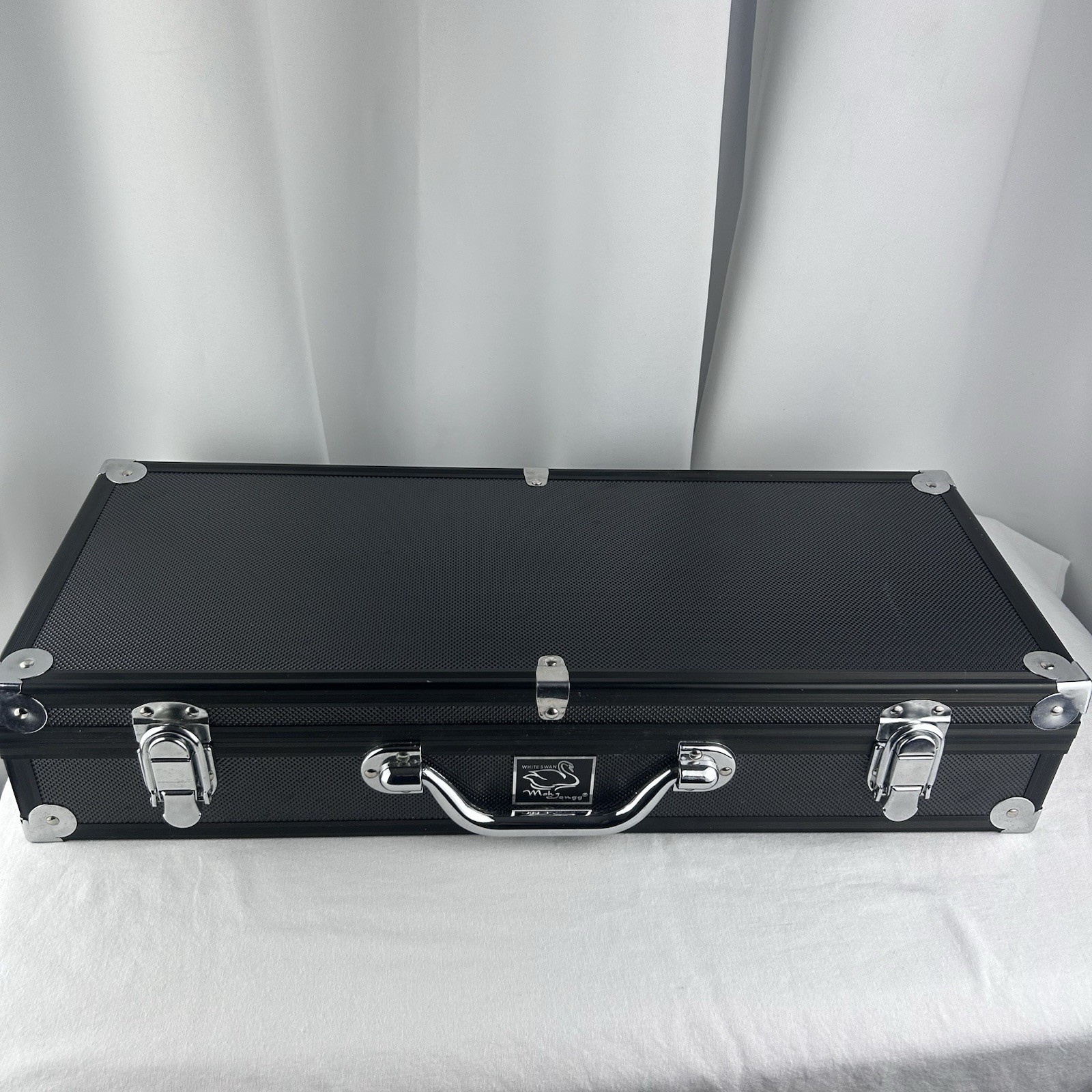 White Swan Mah Jongg Set Ivory 156 Tiles with Pusher Arms Black Aluminum Case