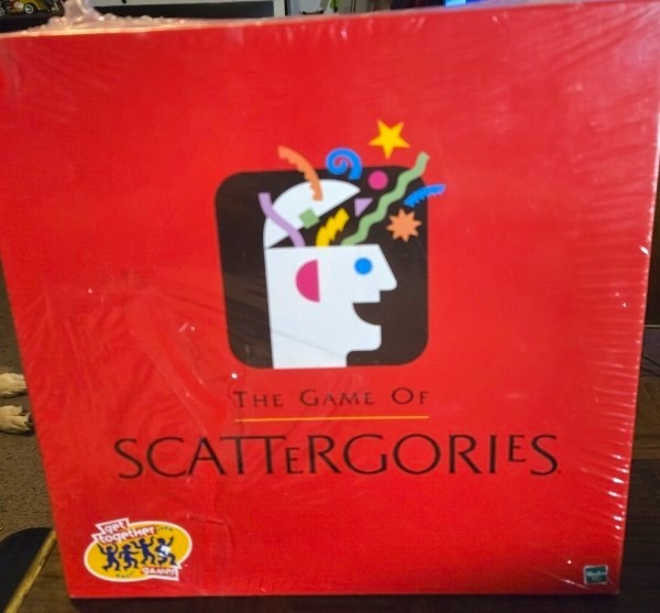 VINTAGE 1999 THE GAME OF SCATTERGORIES HASBRO – PARTY FAMILY GET TOGETHER GAMES