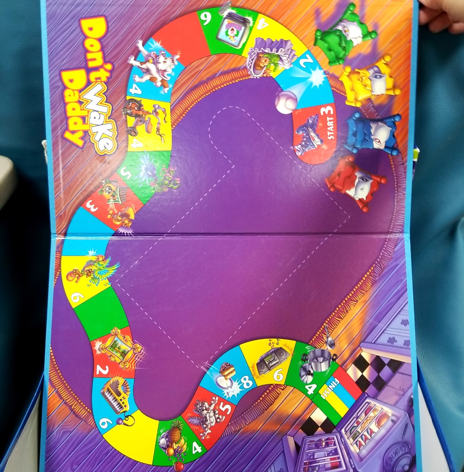 Toys r Us Hasbro Don’t Wake Daddy Alarm Clock Board Game 2011 WORKS COMPLETE