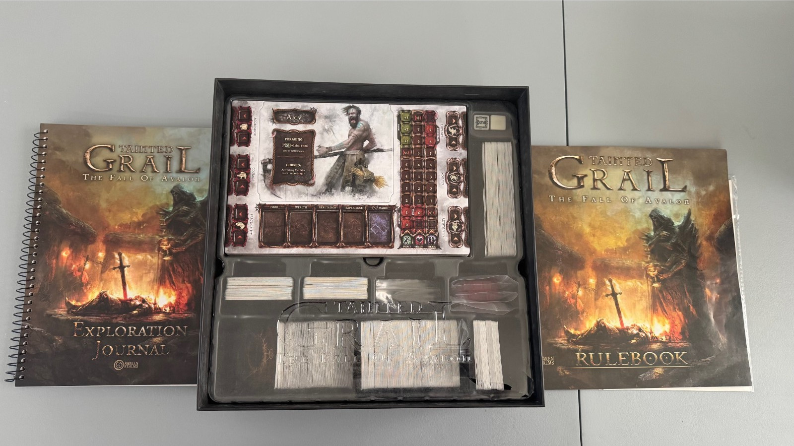 Tainted Grail: The Fall of Avalon LOT W/STTRECH GOALS & 2.0 – BASE Game Painted