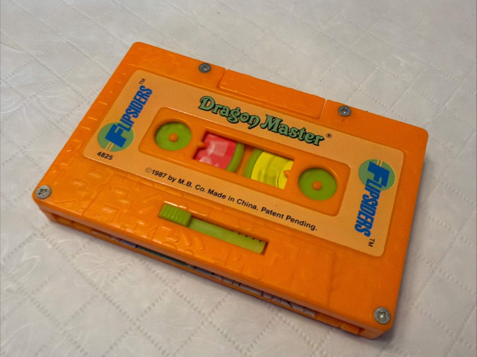 VTG 1987 Milton Bradley Flipsiders Pocket Game Dragon Master Orange