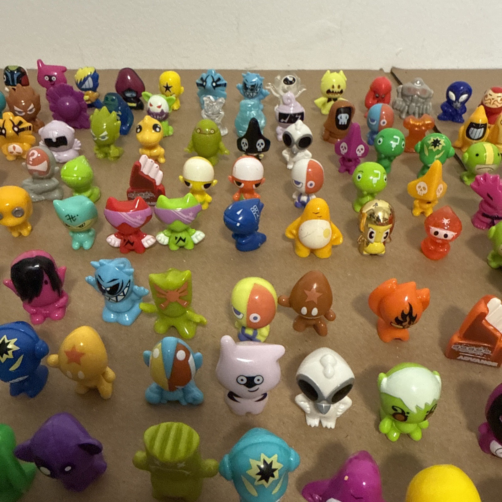 Gogo Crazy Bones Lot Of 150 Figures