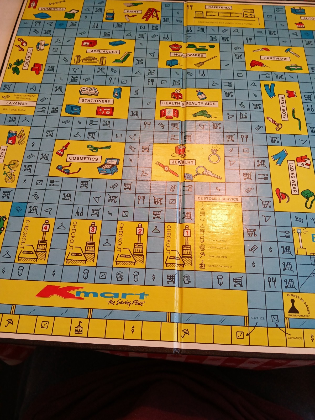 BLUE LIGHT SPECIAL BOARD GAME BY JOHNSTON GAMES 1986.