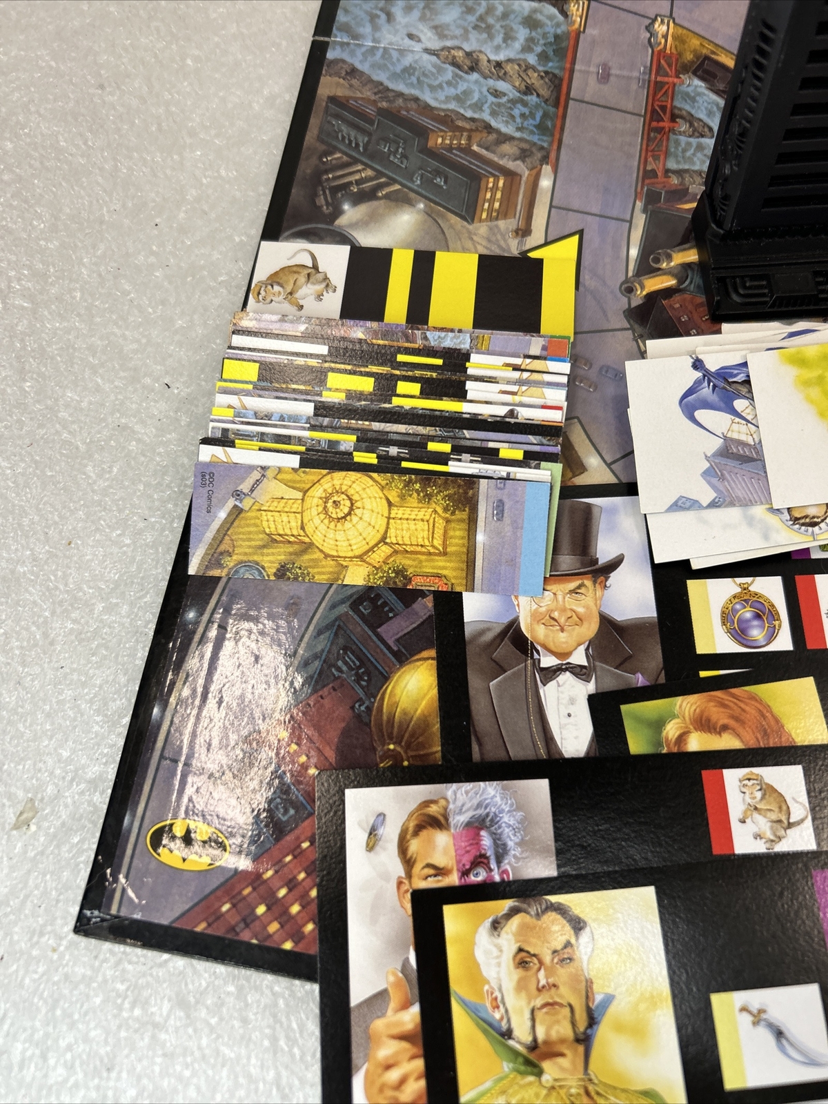 Batman Gotham City Mystery Game DC Comics THG Missing Cards And Batgirl READ