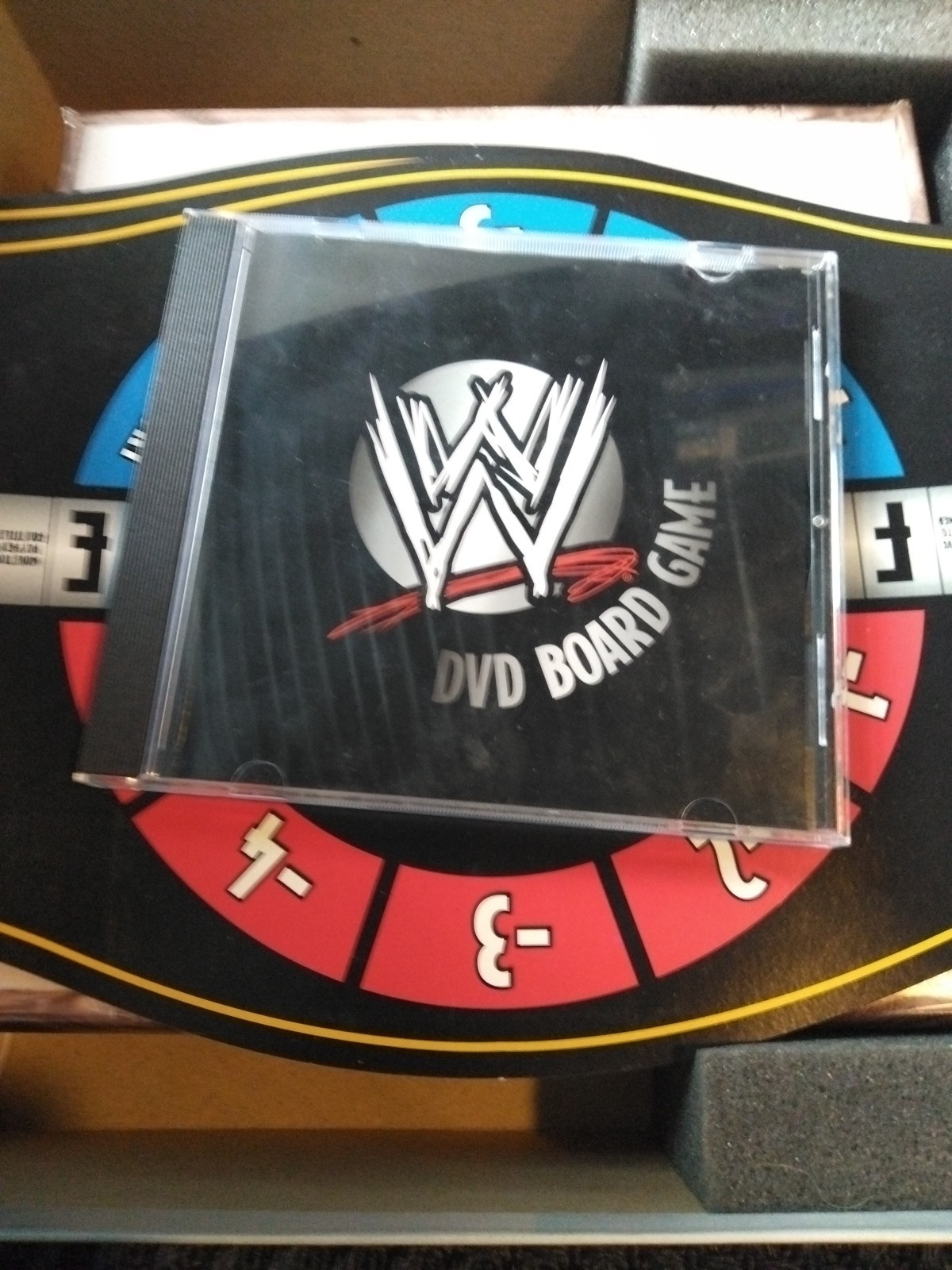 WWE DVD Board Game 2-8 Players Raw SmackDown 2005