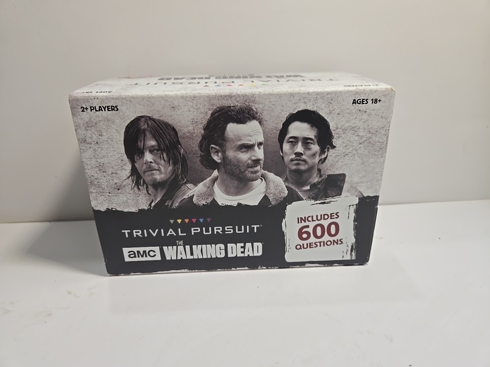 Hasbro the Walking Dead Trivial Pursuit Game AMC 600 Questions New and SEALED