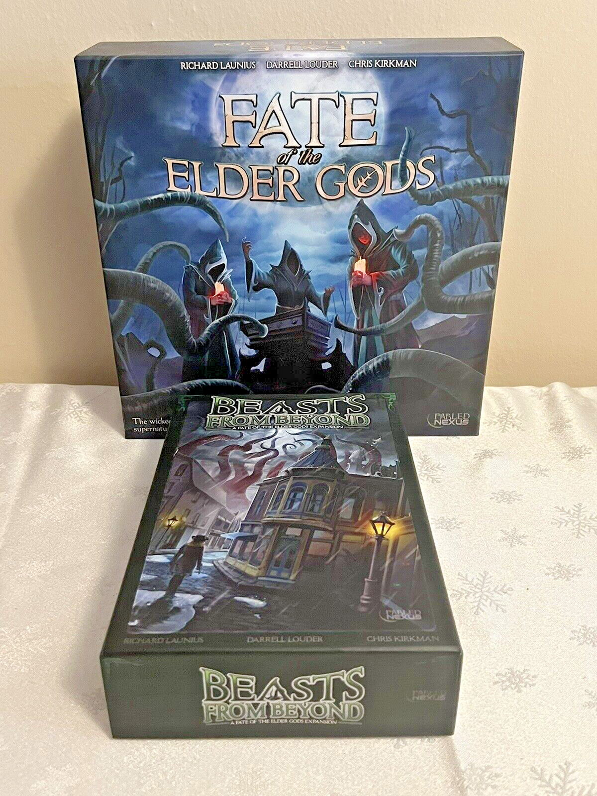 Fate of the Elder Gods + Beasts from Beyond Expansion – no dice